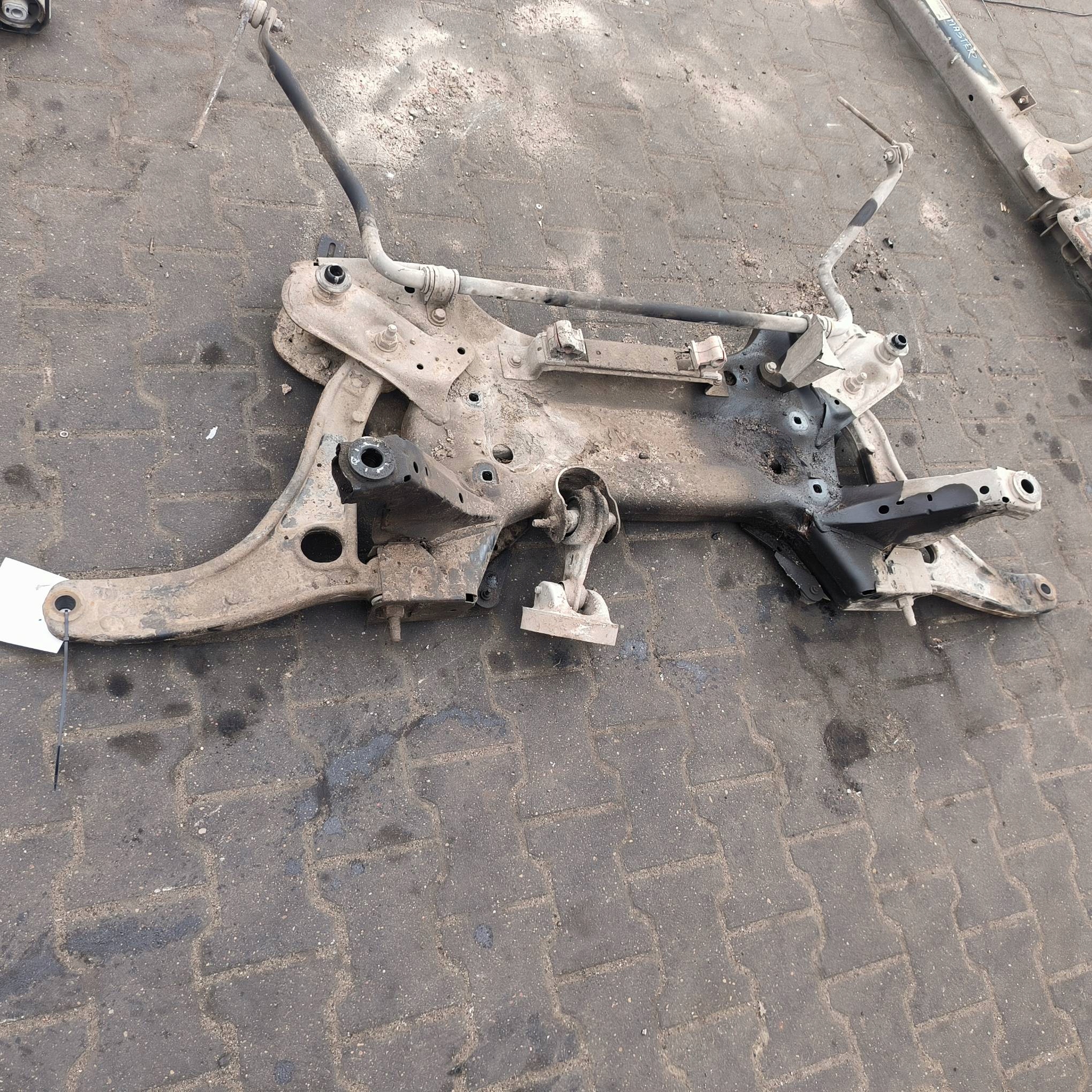 SANKI PRZEDNIE RENAULT MASTER IV LIFT