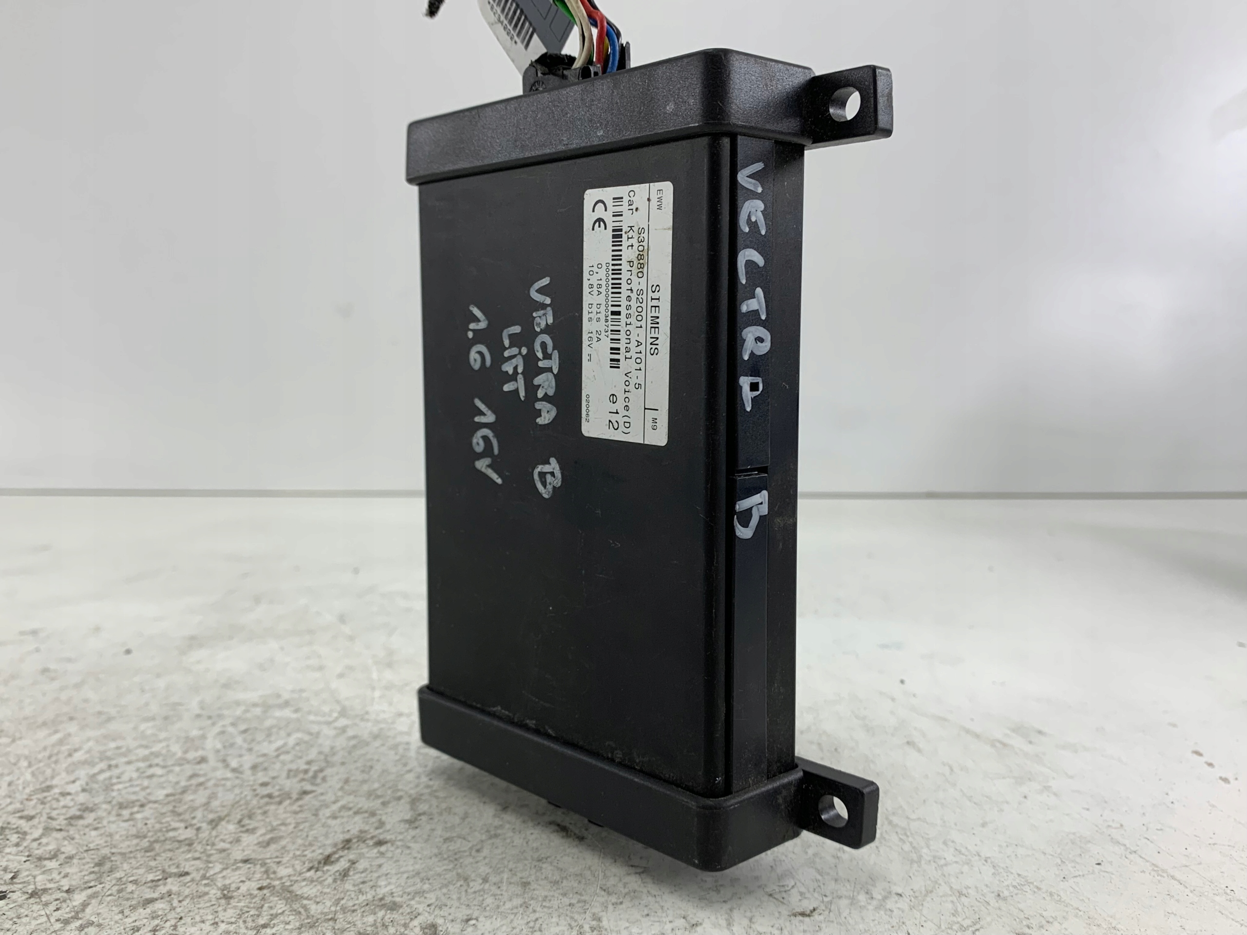 OPEL VECTRA B control unit module TELEFONU S30880-S2001-A101-5 SIEMENS