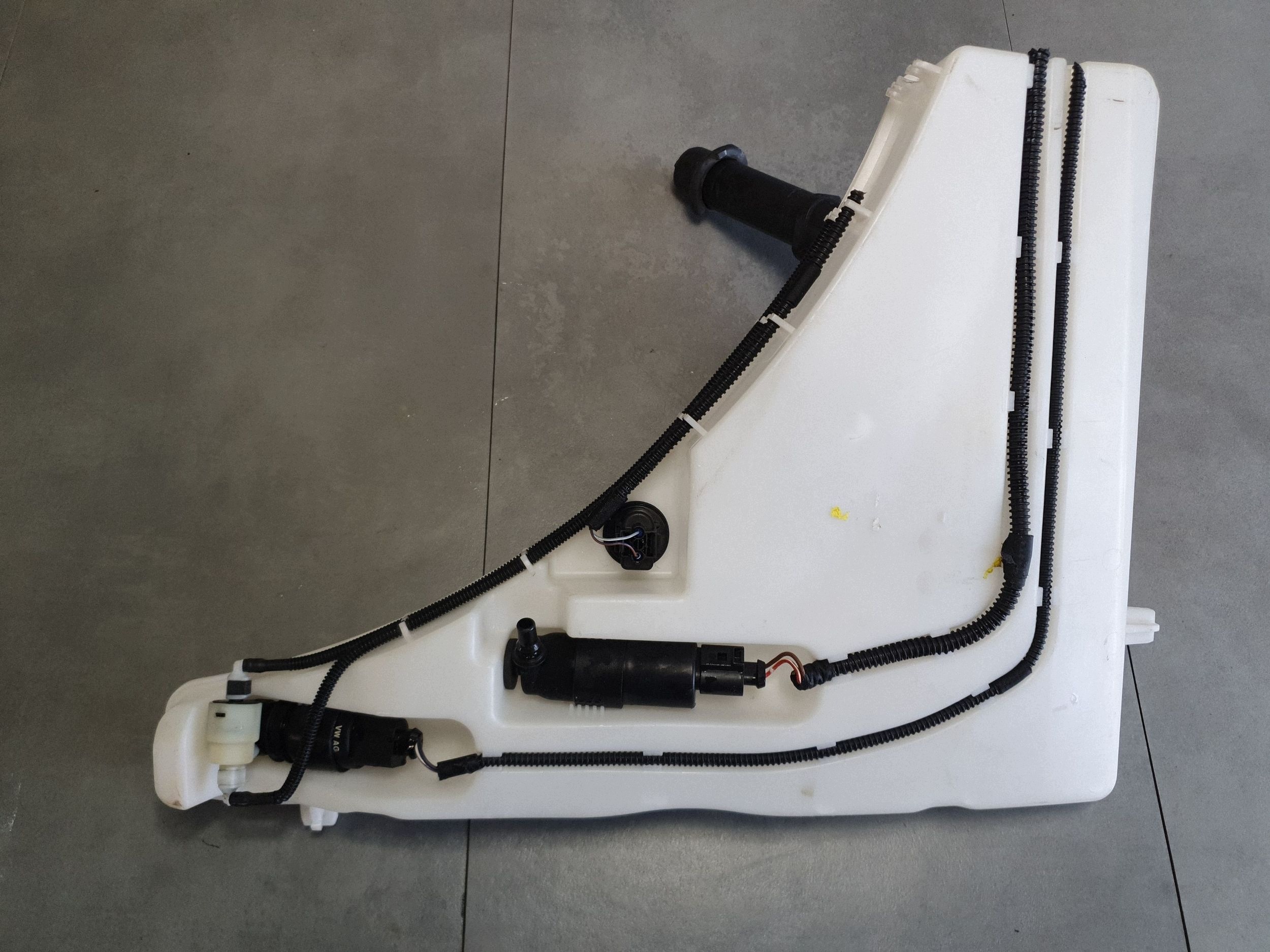 Audi Q7 4M washer fluid tank pompki 4M0955453C