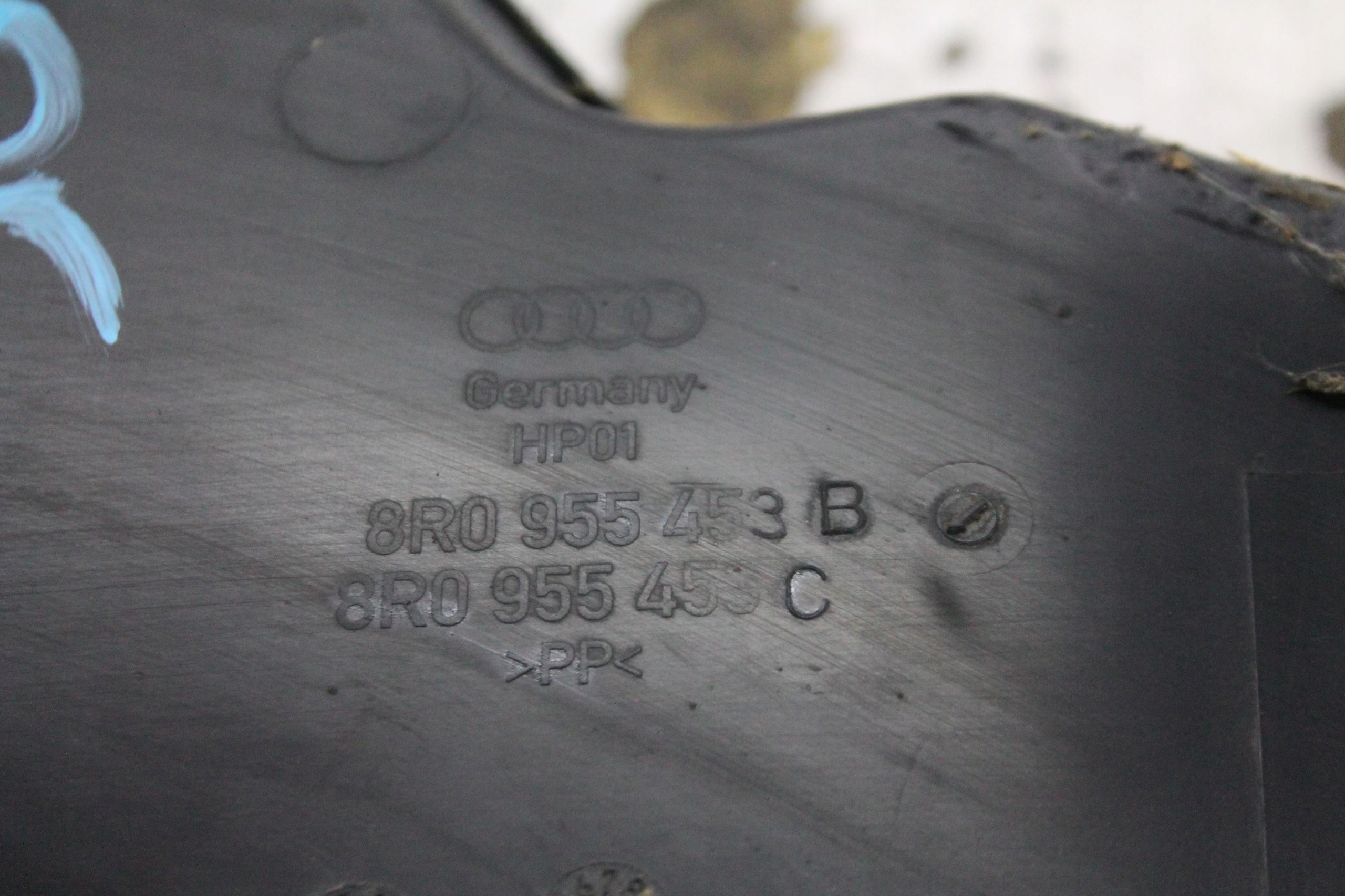 washer fluid tank 8R0955453B AUDI Q5 08-16