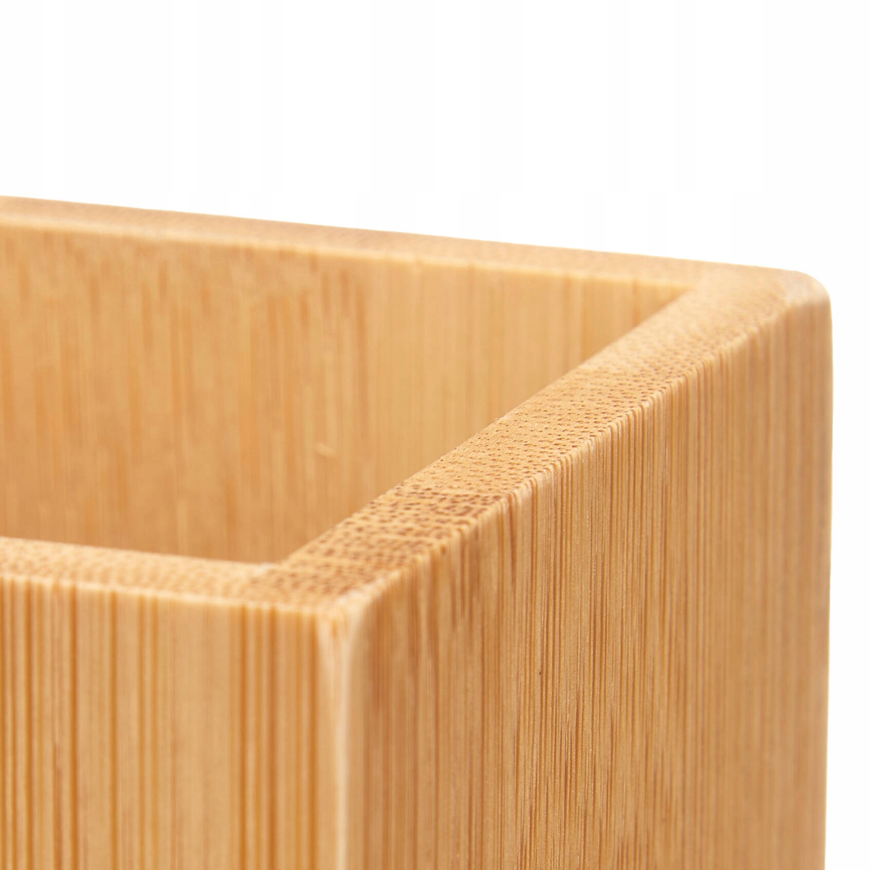 KUBEK NA SZCZOTECZKI DO ZĘBÓW, KWADRATOWY Z BAMBUSA, 6,8 x 6,8 x 9,7 CM Marka Berilo