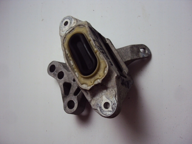 PODUSZKA SILNIKA OPEL ZAFIRA C 2.0 CDTI 2013 R Numer katalogowy części 13248544