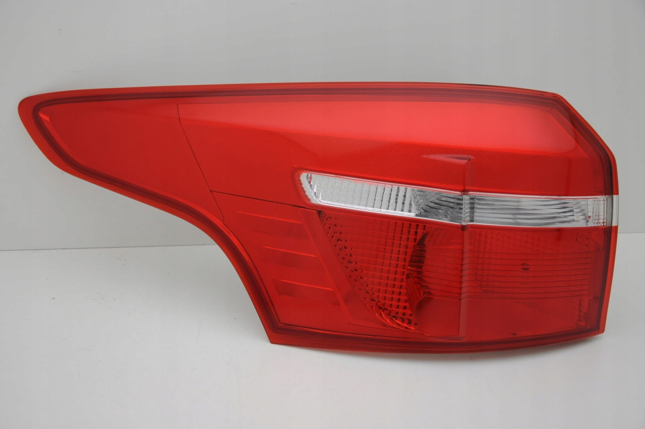 1868293 Ford Focus универсал 14- фара задняя левая Depo купить на Polpart – Луцк, Ровно, Чернигов, Черкассы, Киев, Львов, Харьков, Днепр, Одесса, Черновцы, Хмельницкий, Кривой Рог, Полтава, Сумы, Тернополь, Житомир. 1868293 Ford Focus универсал 14- фара задняя левая Depo купить на Polpart – Луцк, Ровно, Чернигов, Черкассы, Киев, Львов, Харьков, Днепр, Одесса, Черновцы, Хмельницкий, Кривой Рог, Полтава, Сумы, Тернополь, Житомир.