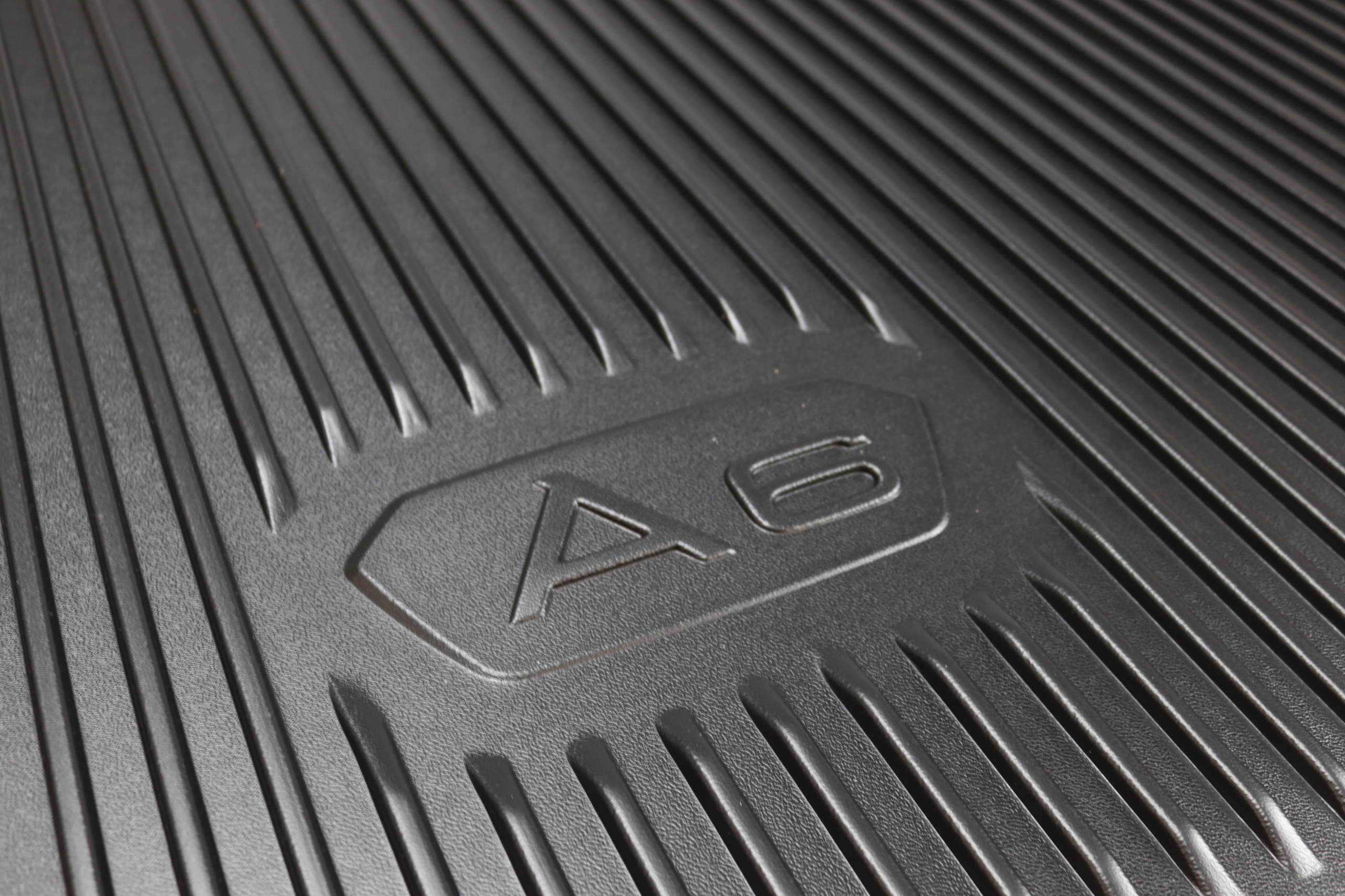 MATA BAGAŻNIKA WANNA AUDI A6 C8 ORYGINAŁ AVANT ASO EAN (GTIN) 4039378636814