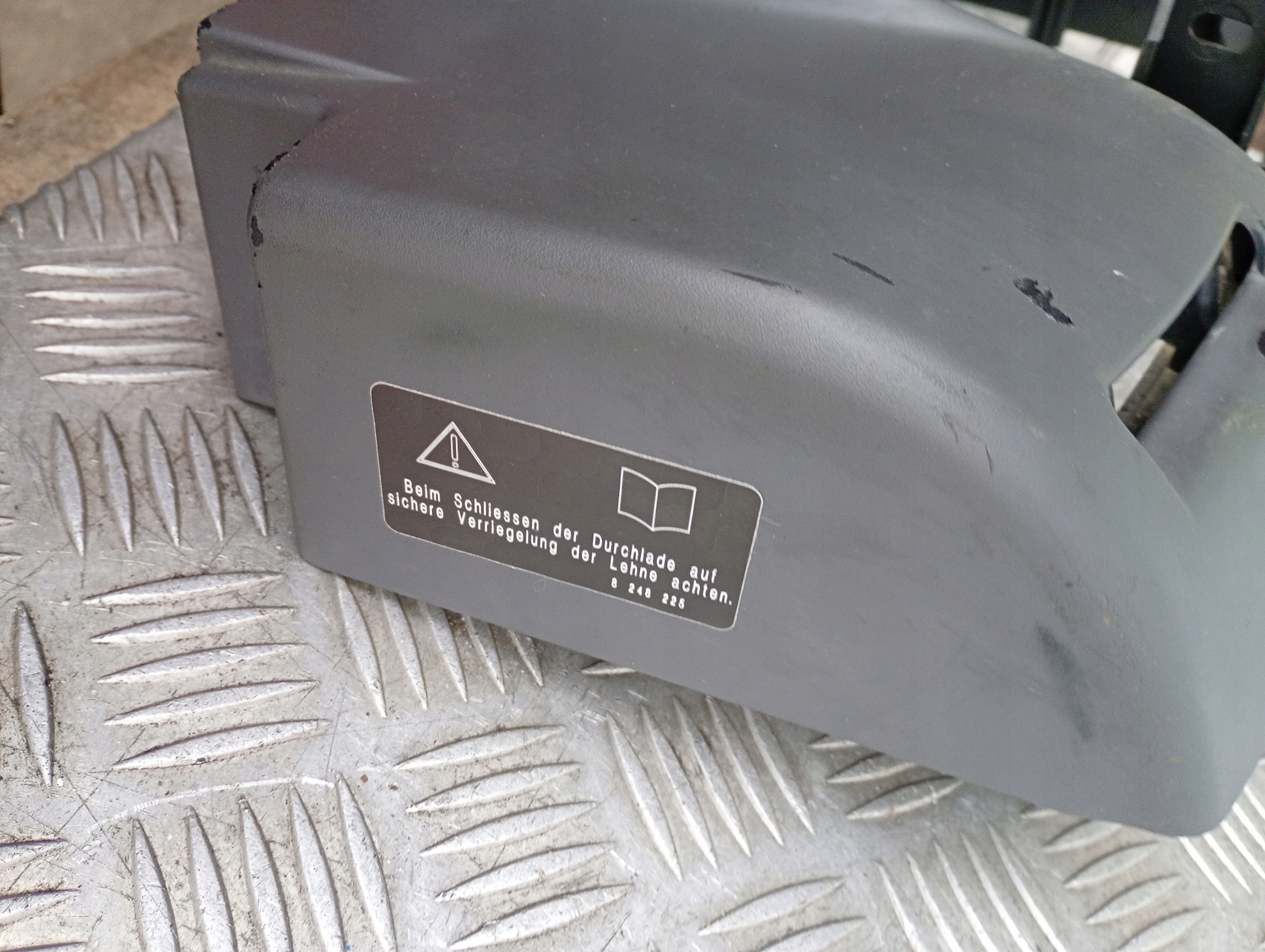 BMW x3 e83 cover supports safety left or right