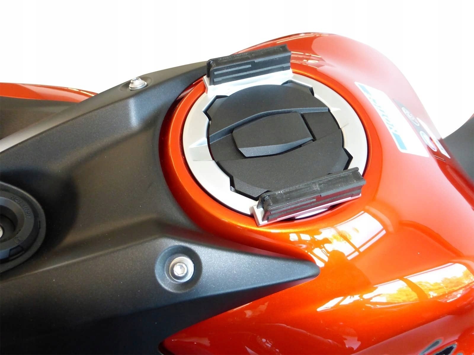 Kawasaki ZX-6R 19-20 Tank ring Lock it