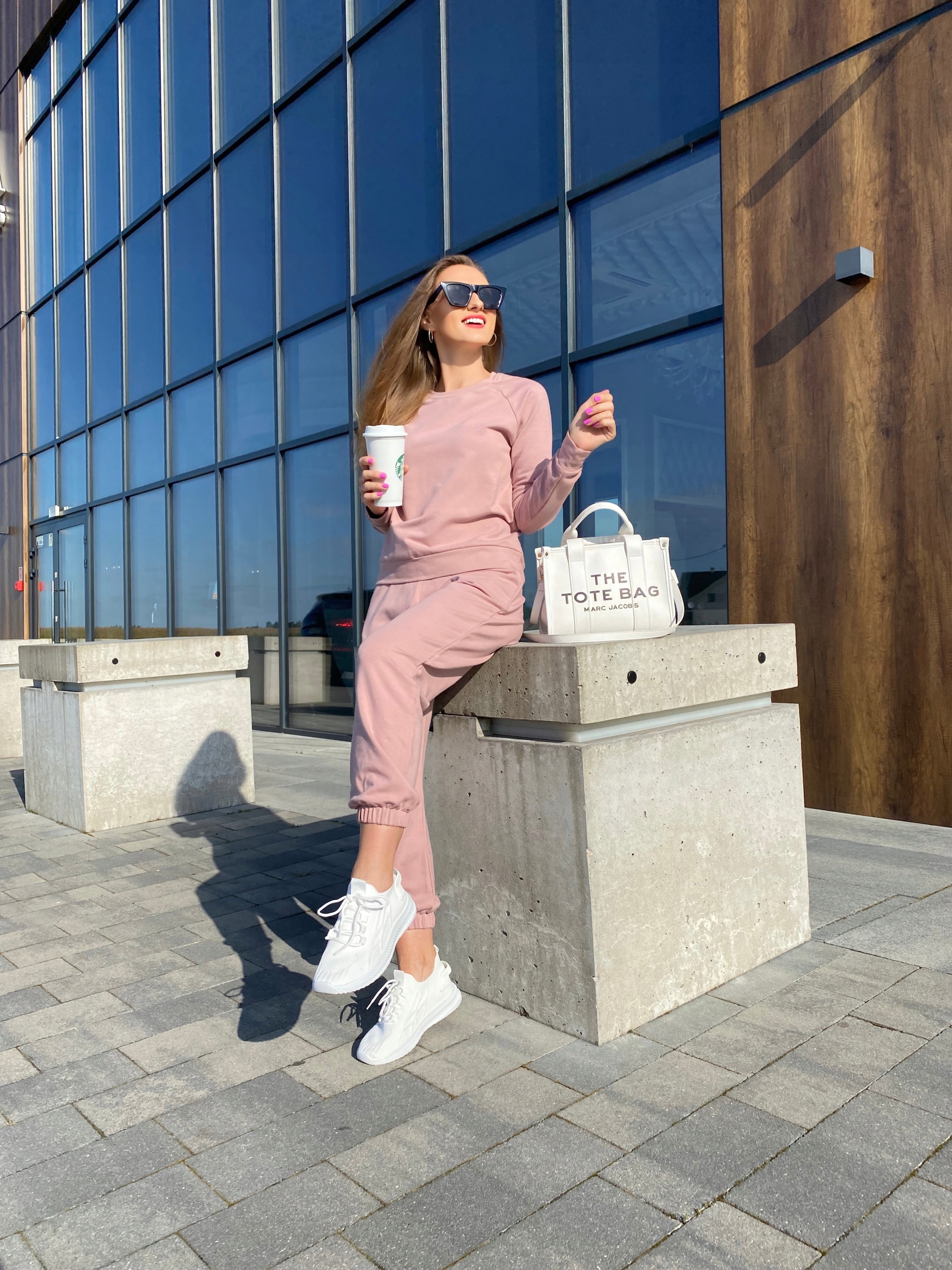 Modny kobiecy słodki komplet/dres pudrowy L Rozmiar L