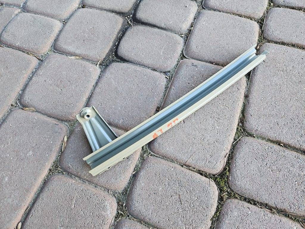 rail prowadnica windows moulding door front front le Toyota Highlander XU70
