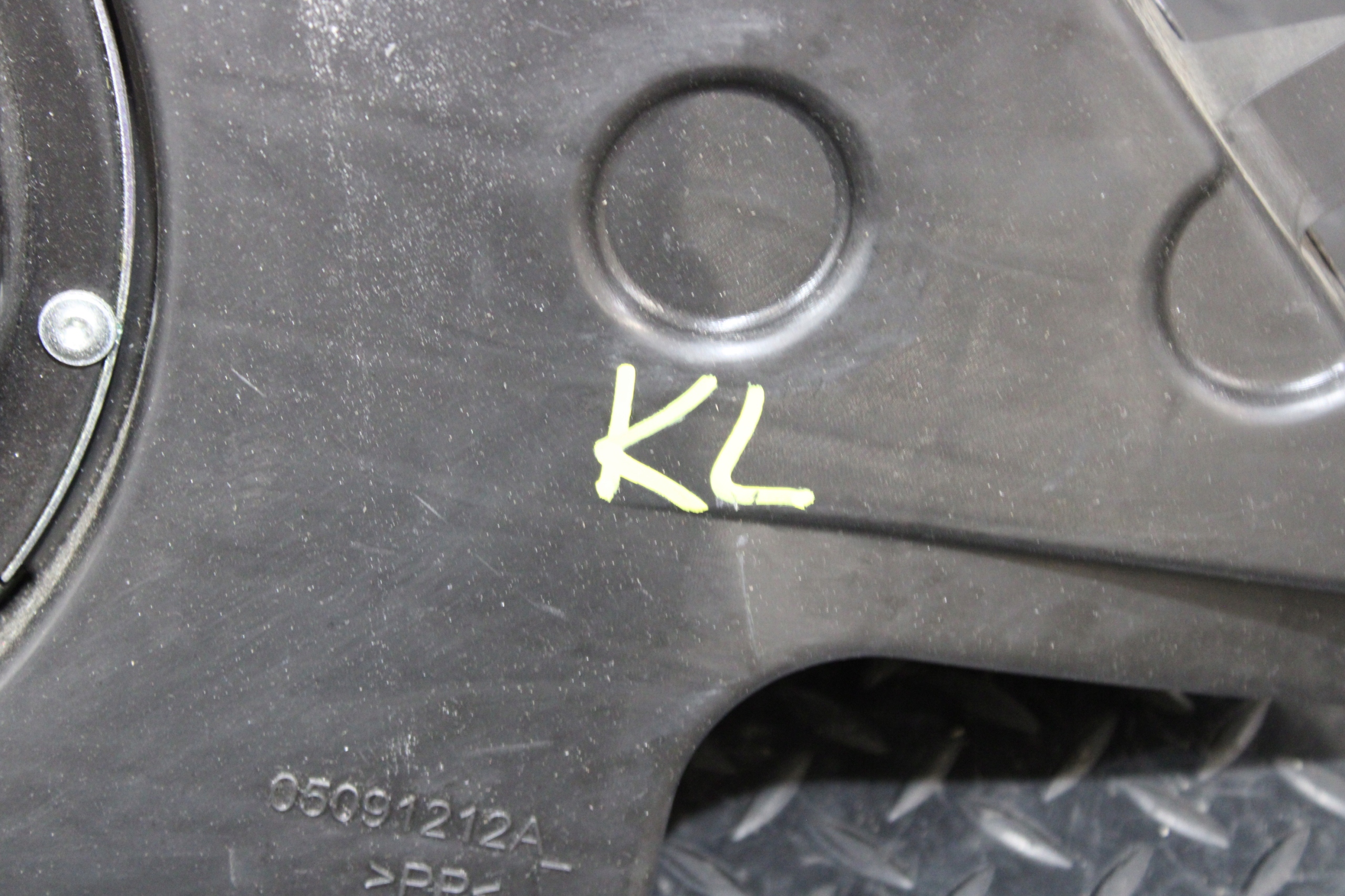 speaker NISKOTONOWY JEEP CHEROKEE KL 05091212A