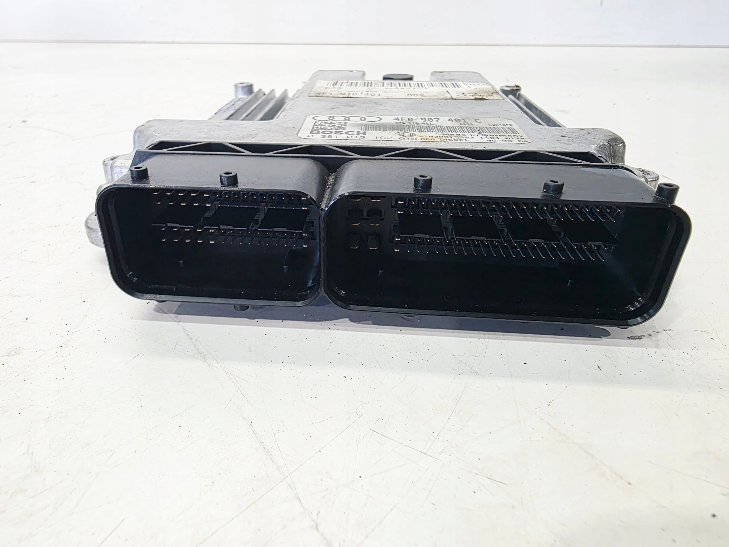 computer control unit of the engine AUDI A6 C6 2.7 TDI 4F0907401C 4F1910401