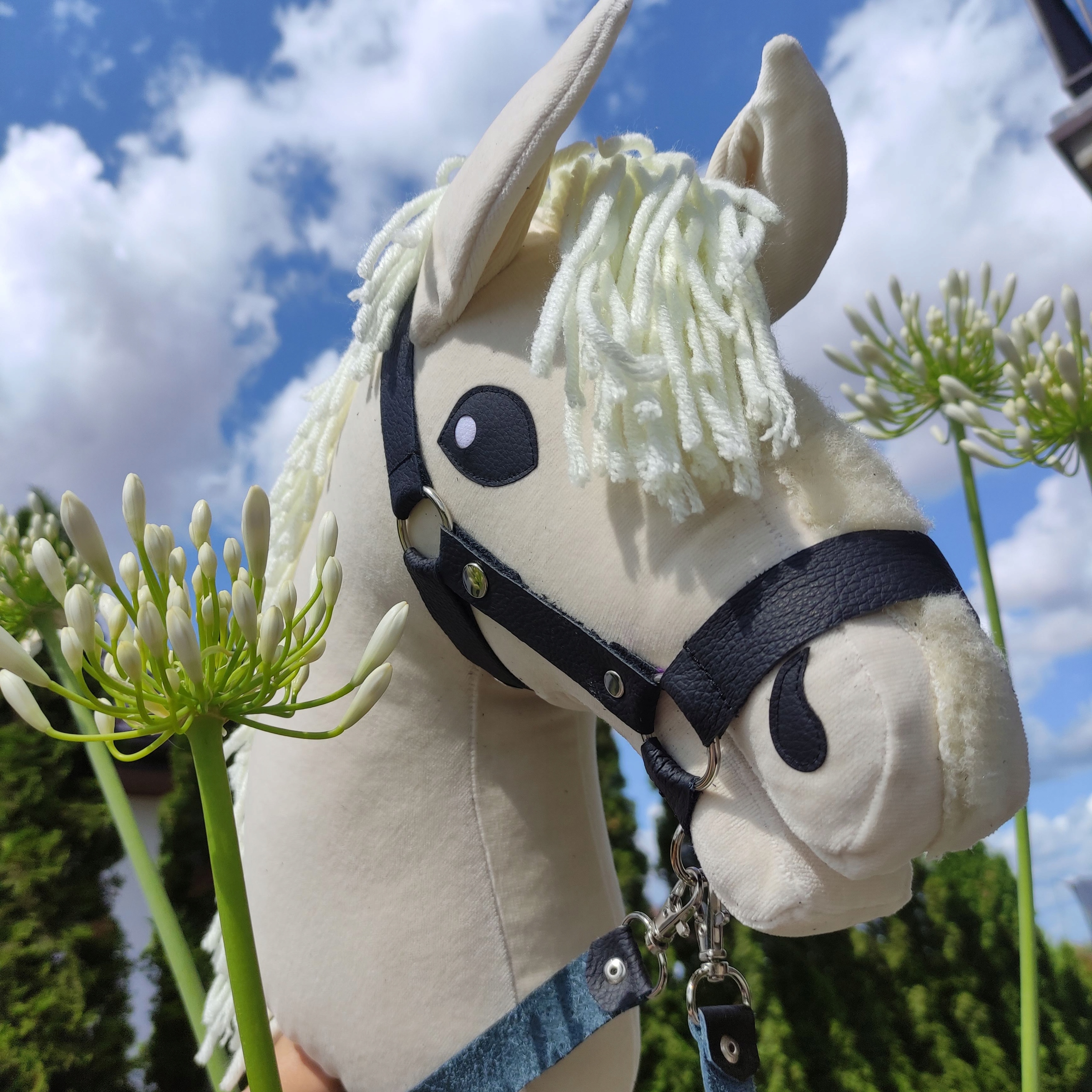 Kůň na tyči velký A3, hračka "hobby horse"