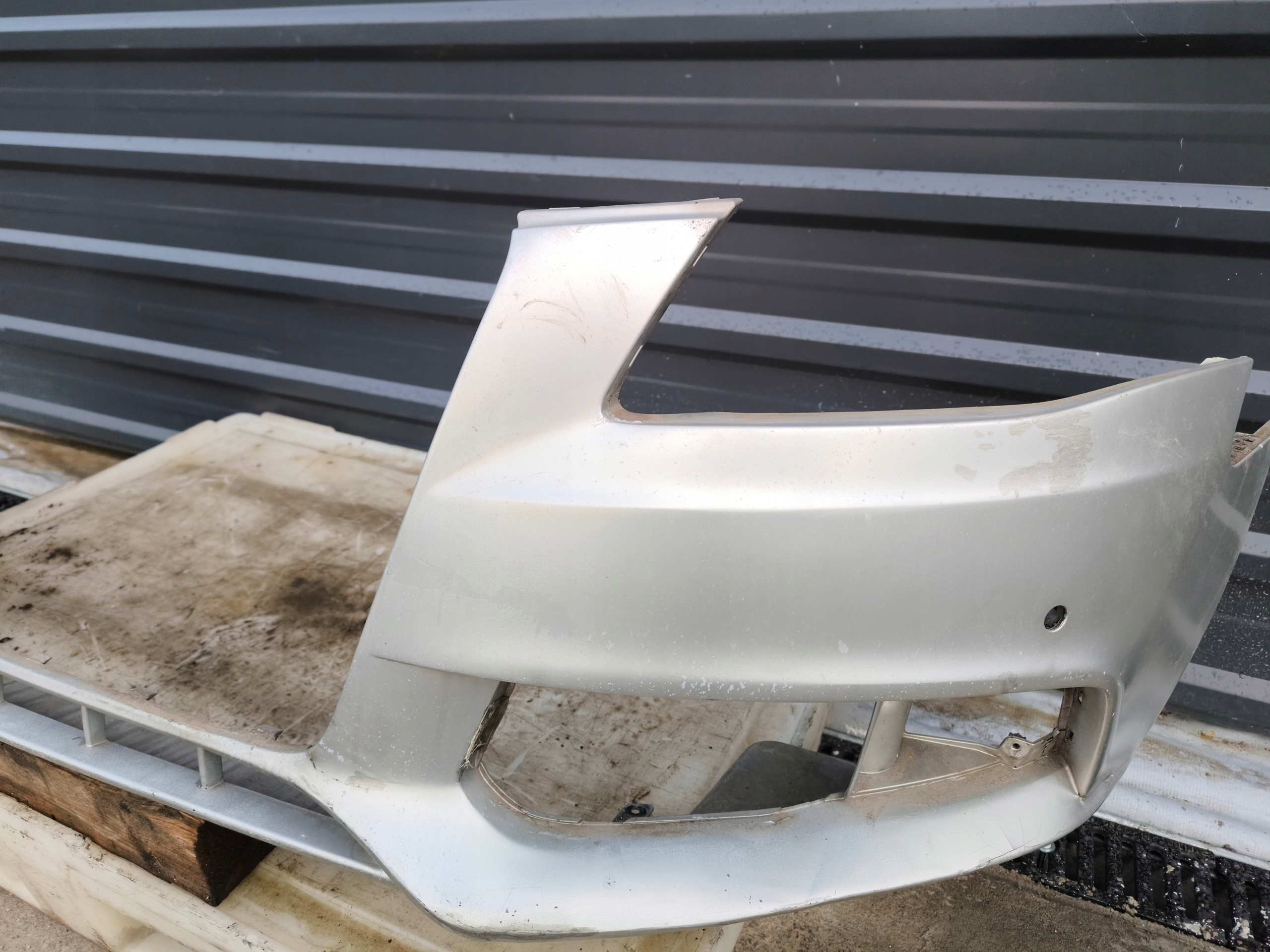bumper front AUDI A4 B8 LX7W PDC 2008-2011 original !!!!