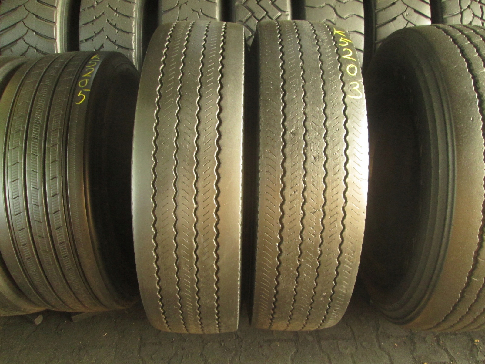 315 / 80R22.5 Continental HSW2 SCANDINAVIA 2шт спереди