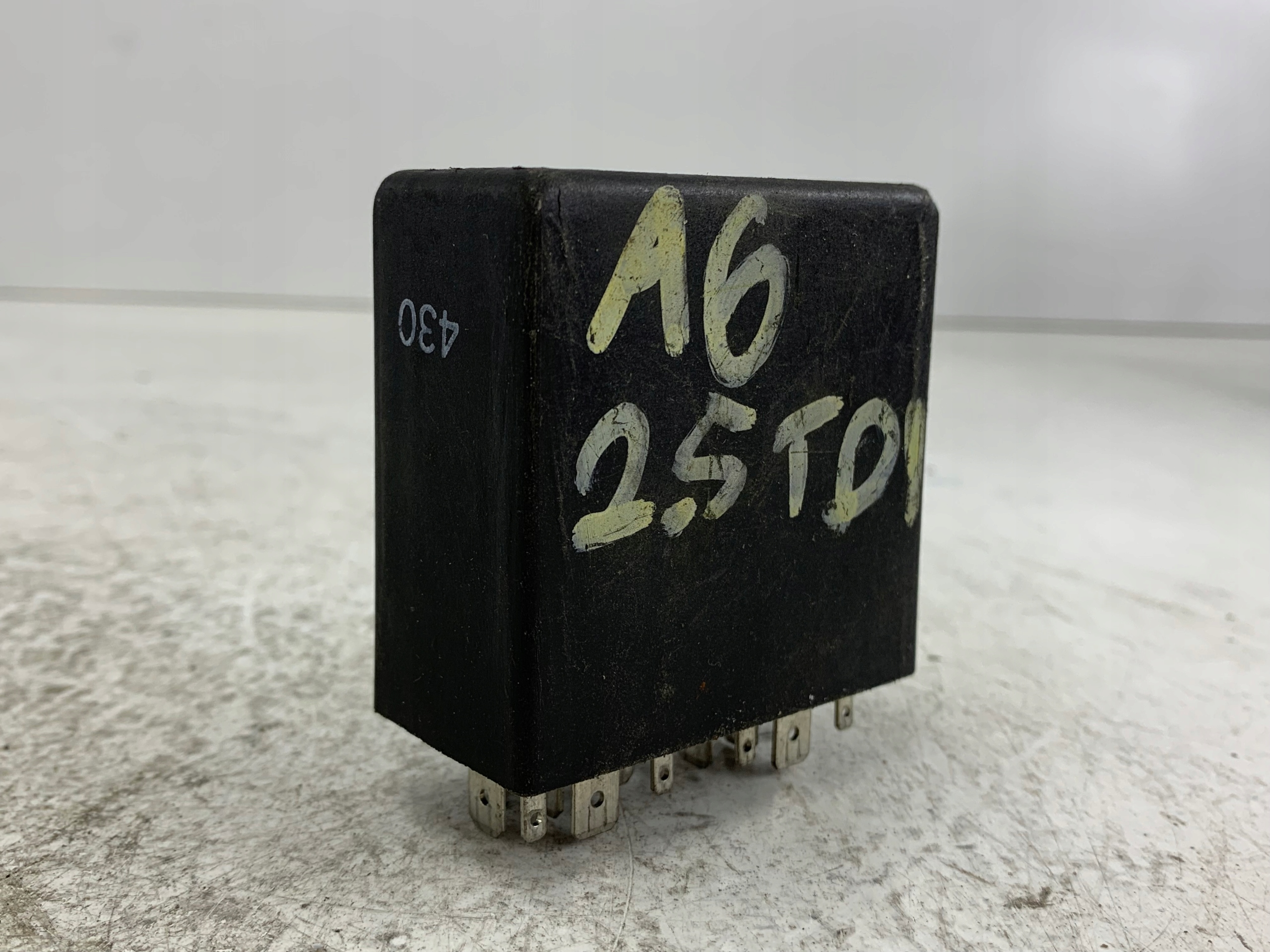 AUDI A6 C5 Relais Lumières 4B0919471A 387