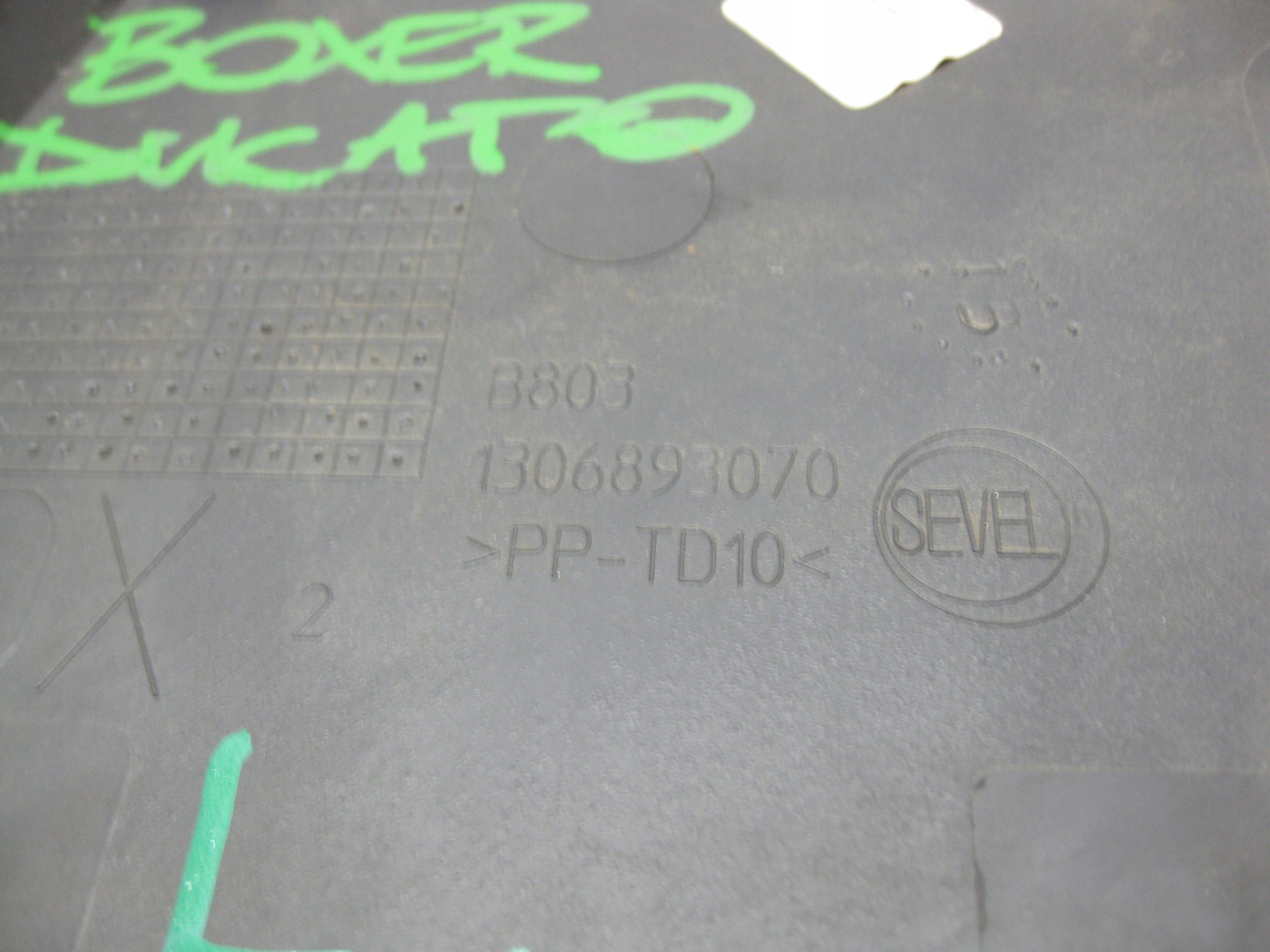 BOXER JUMPER DUCATO III LIFT moulding side right front 1306893070