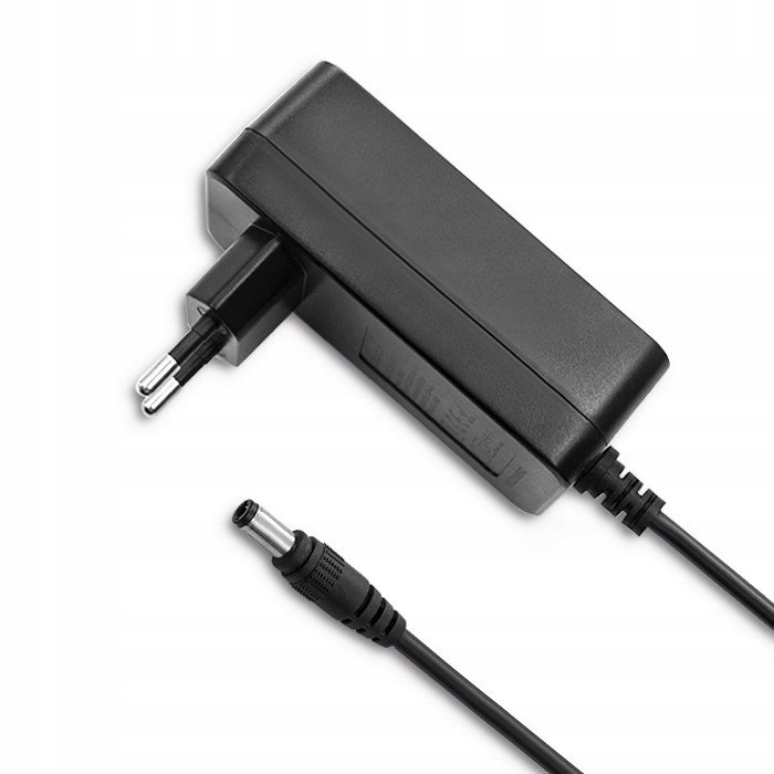 Qoltec Zásuvný napájecí zdroj 45W 15V 3A 5.5*2.1