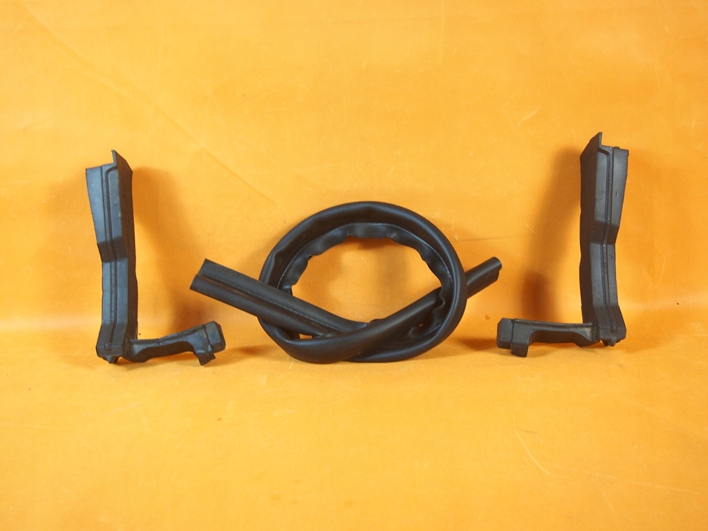 8t0823721h 8t0823722h - Audi A5 8t прокладка капота комплект 8t0823723b 24KM