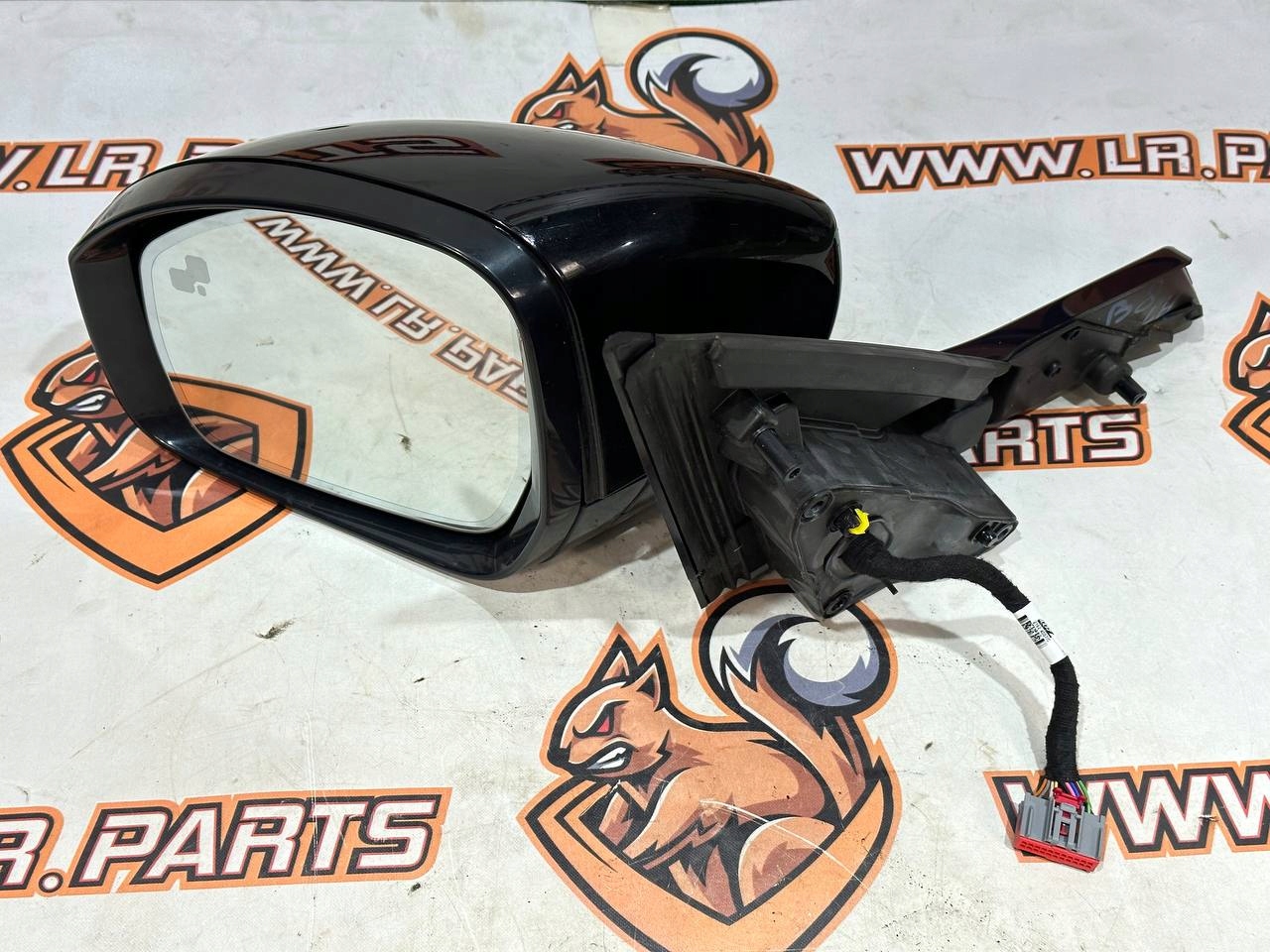 LUSTERKO LEWE KOMPLET LAND ROVER L462 HY3217E699GB