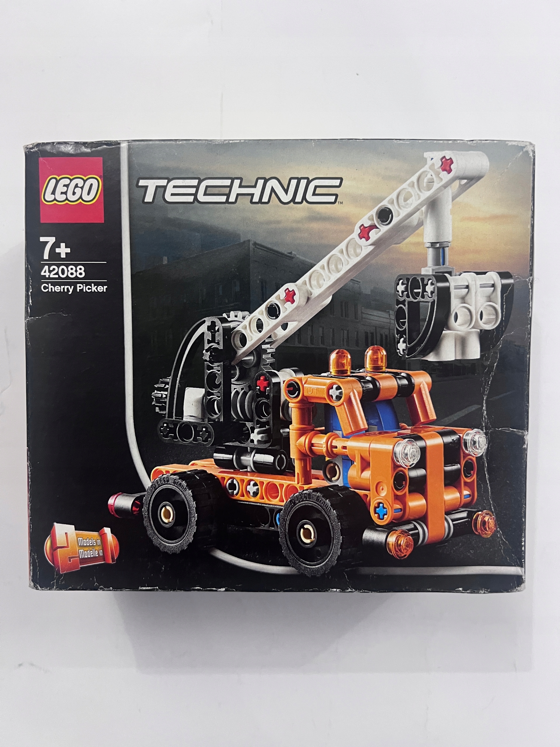 Lego 42088 Technic Ciężarówka z wysięgnikiem