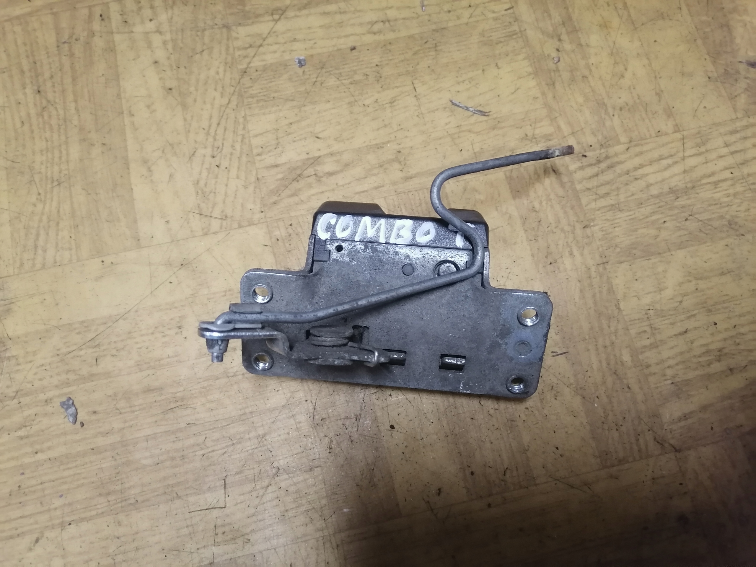 lock bonnet rear part Opel Combo