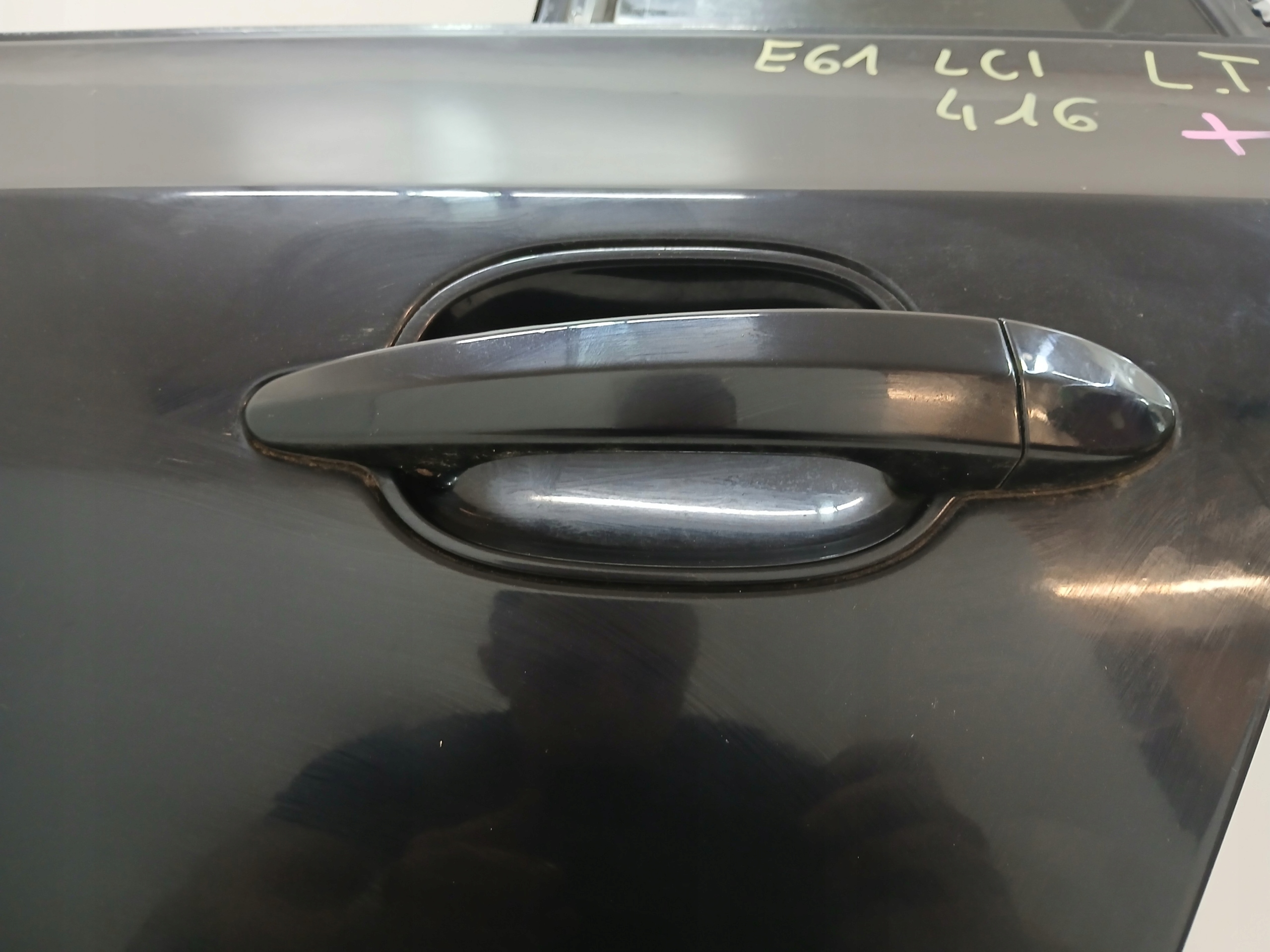 ajtó bal hátsó far BMW E61 CARBONSCHWARZ
