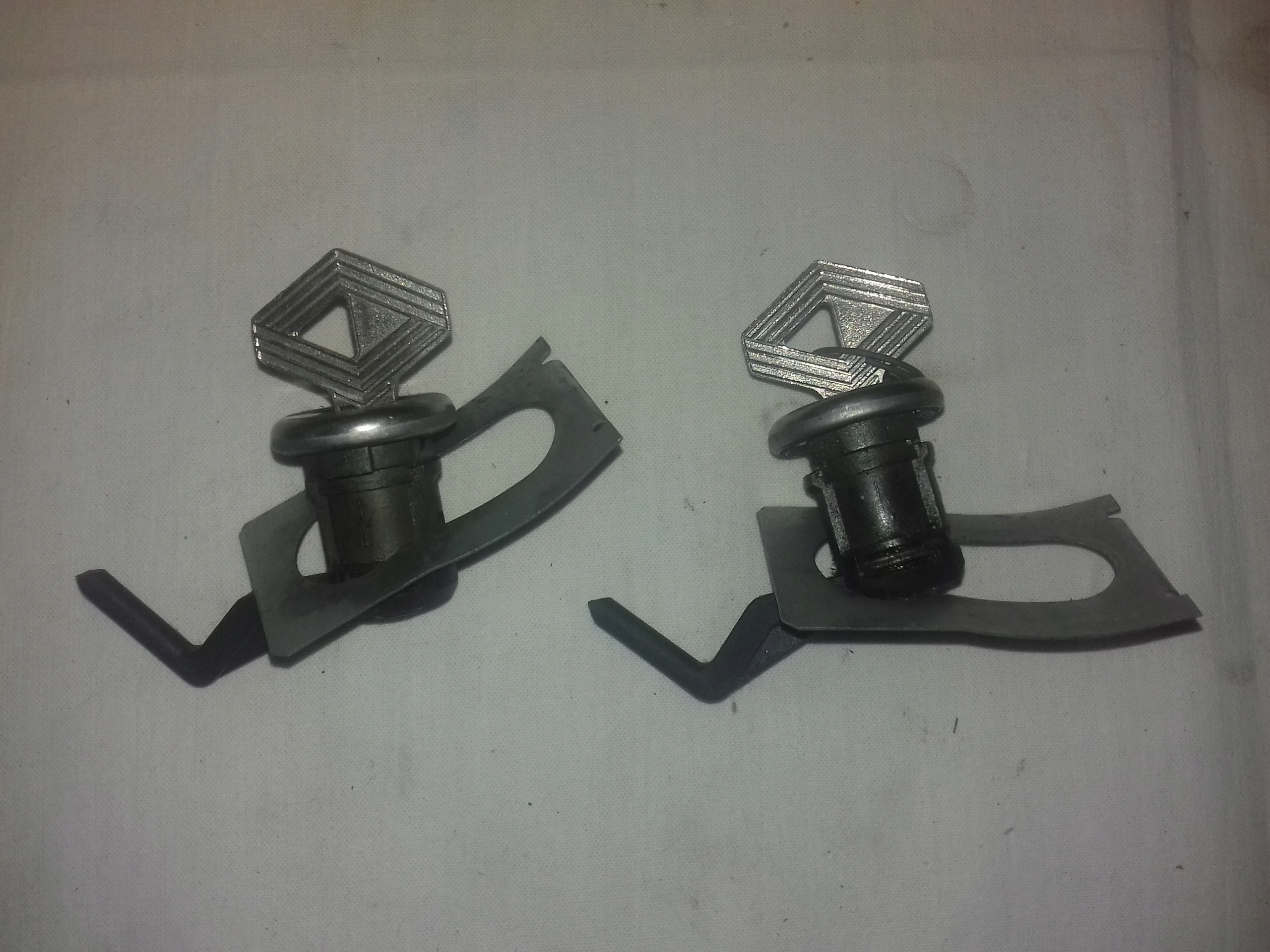 5000289463 - Вставка дверного замка Renault Magnum AE / 2 шт./