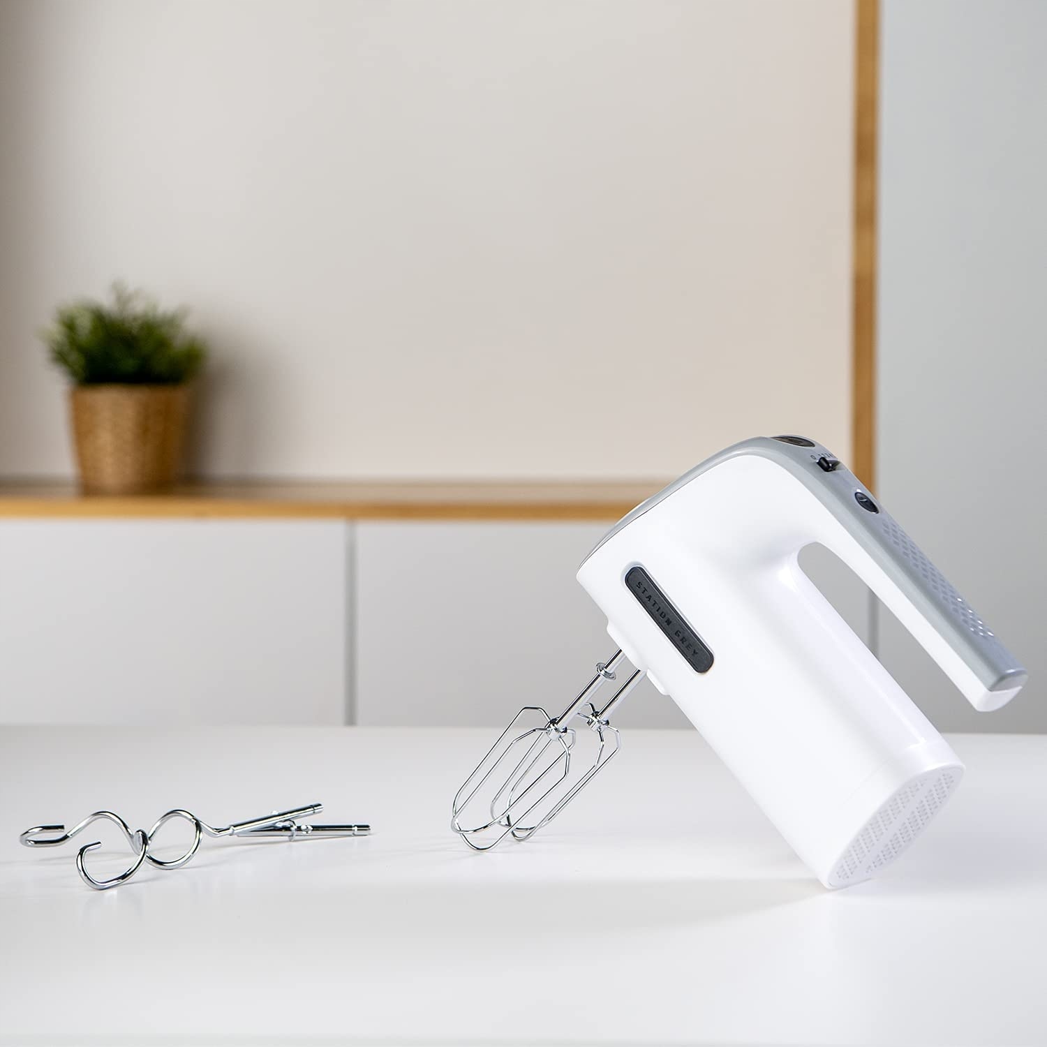 TAURUS Mieszadło Do Ciasta 300W 5 Prędkości Turbo BPA Free Białe Szare — miniatura 4