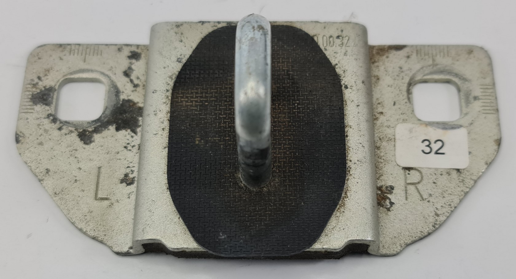 RYGIEL ZAMKA KLAPY TYŁ MERCEDES W204 A2127400032