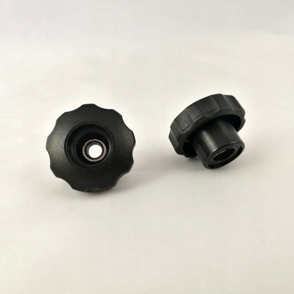 

Pokrętło przelotowe M6 fi30mm 2szt