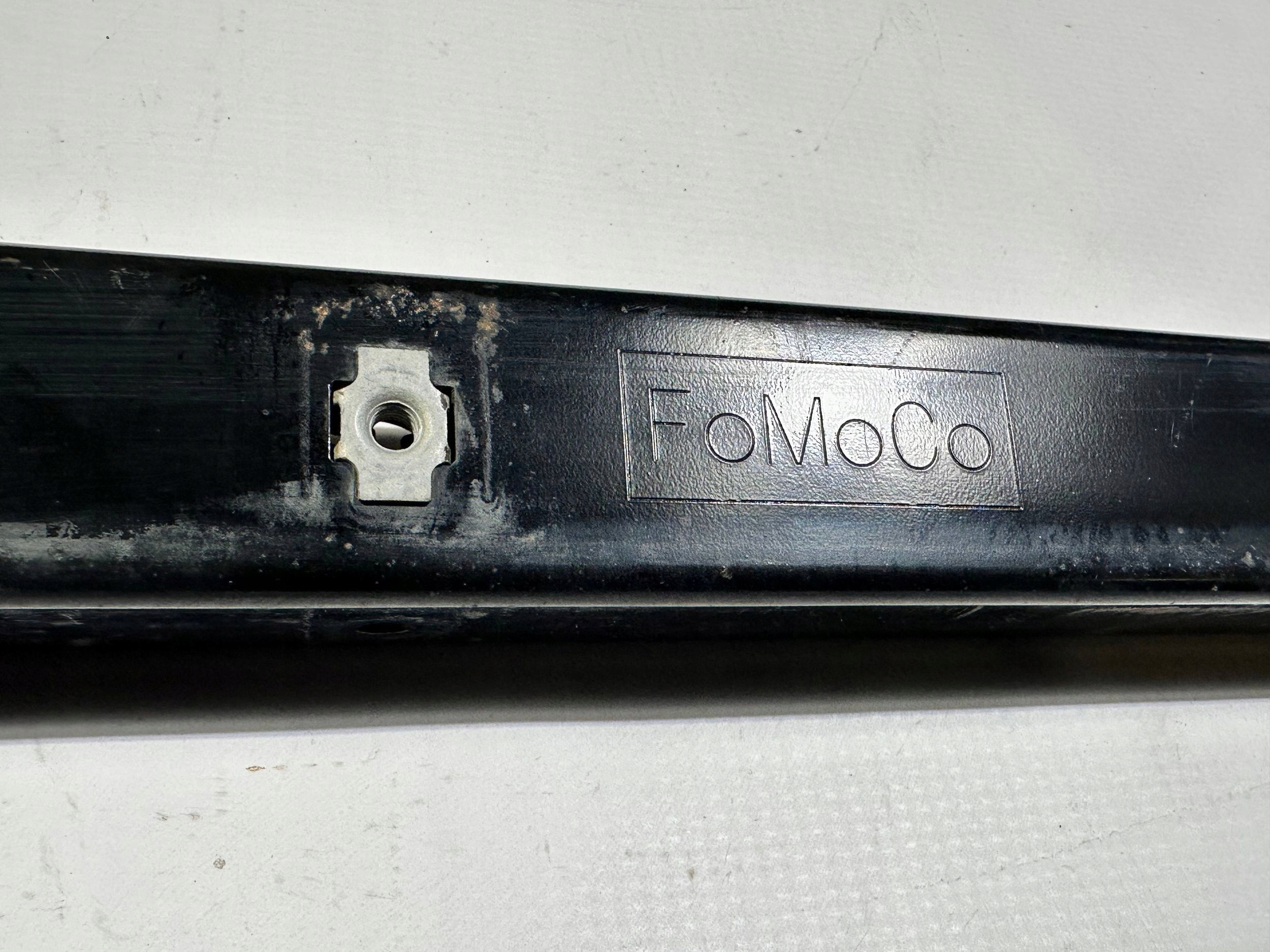 holder sider bracket radiator front front Ford Explorer 2020+