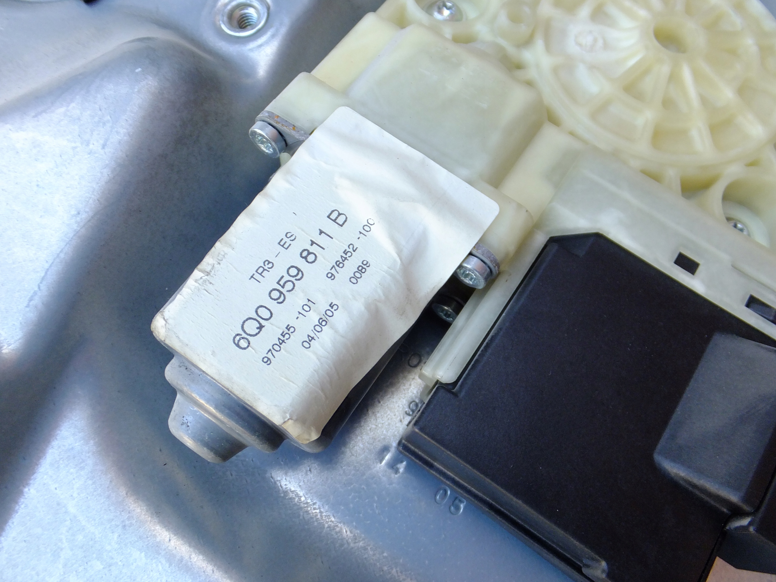 window regulator left rear part seat ibiza III 2005r 6Q0959811B