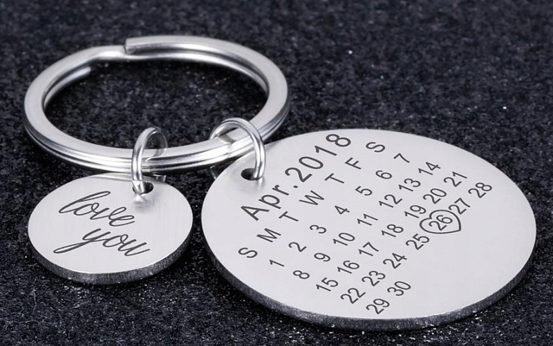 BRELOK MIŁOŚĆ DATA GRAWER LOVE BRELOCZEK KALENDARZ Płeć uniseks