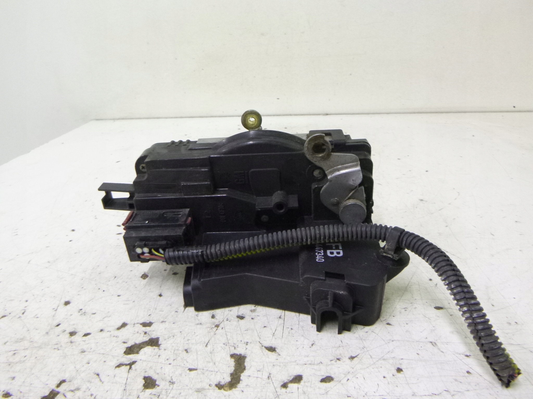 lock door front left Opel Signum 2003r.