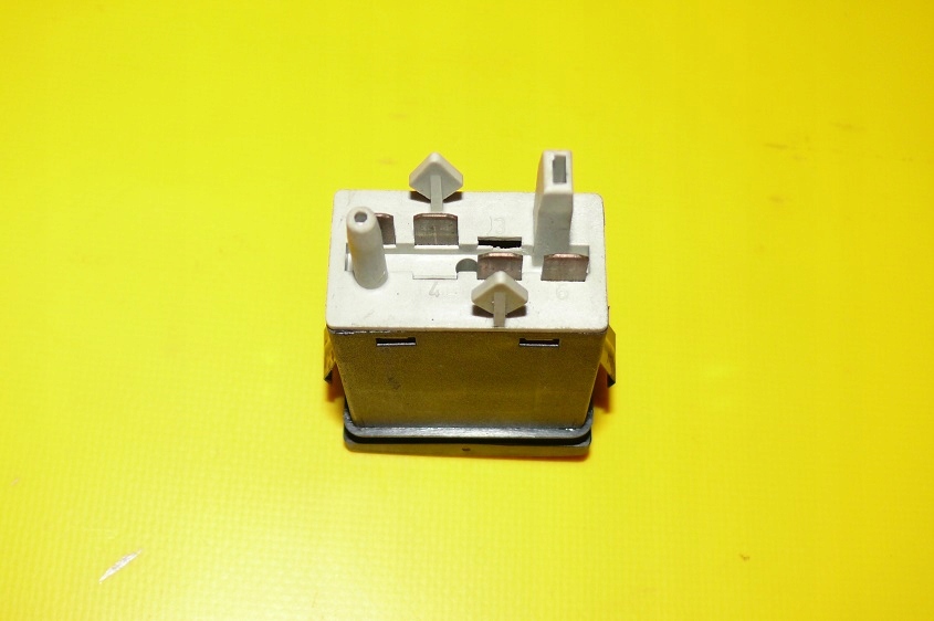 button switch ROLETY windows rear part AUDI A8 D2 94-98r. 4D0959903