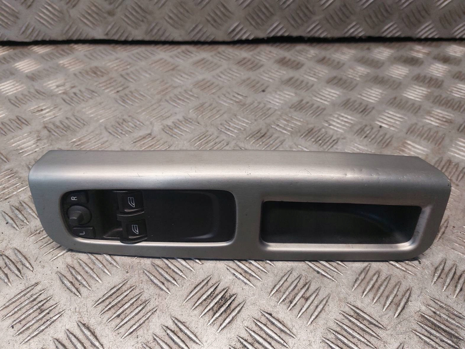 switch PANEL of the window left front VOLVO C30 and 31295124