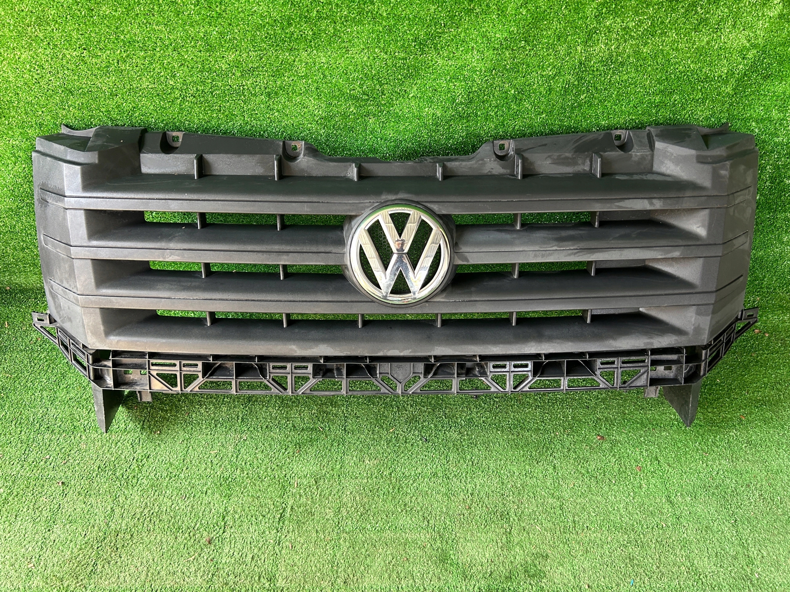Vw Crafter front PREKLADgrill front front 2E0853653