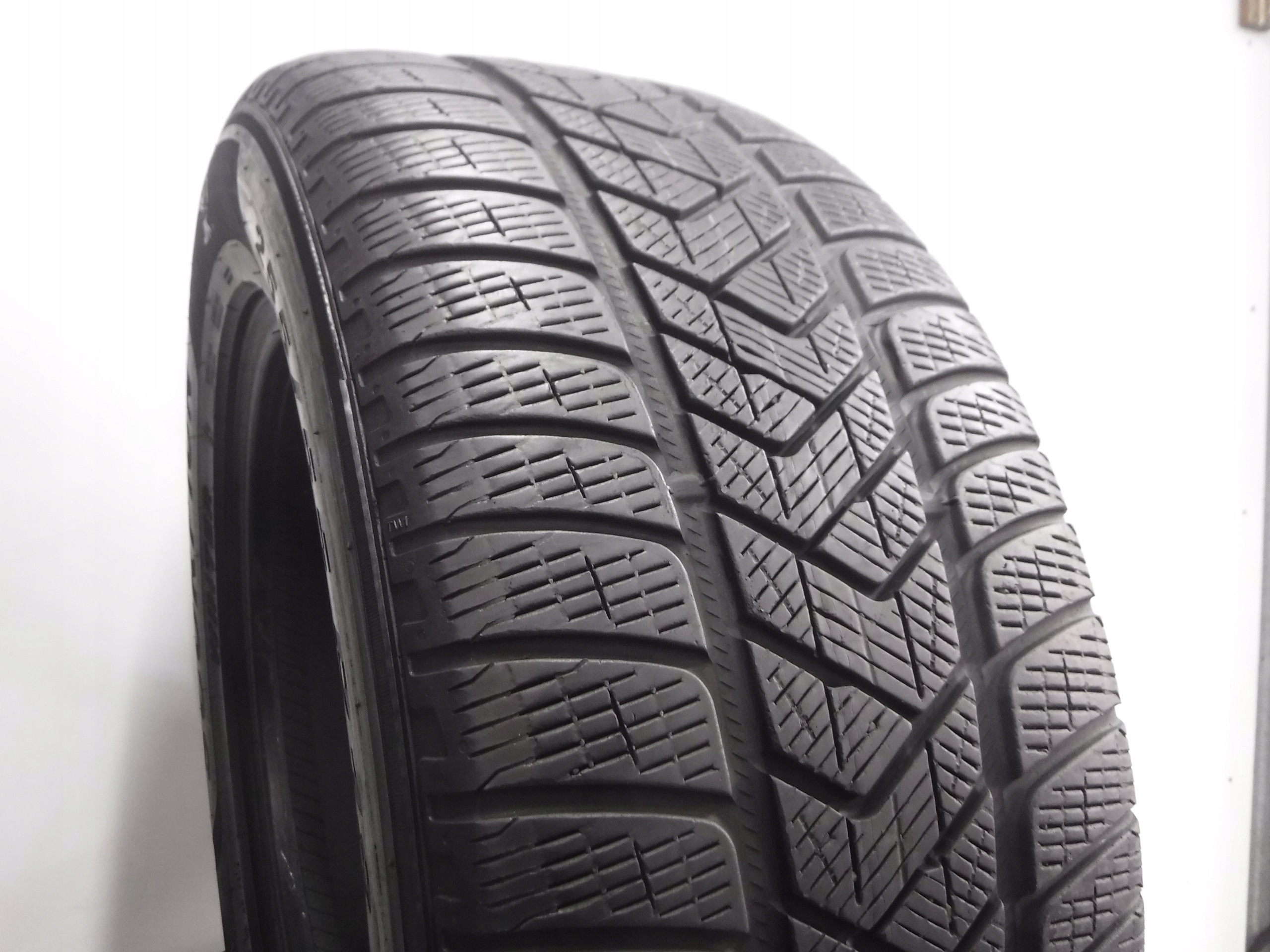 OPONY ZIMOWE PIRELLI SCORPION WINTER 255/55/18 109V M+S Marka Pirelli