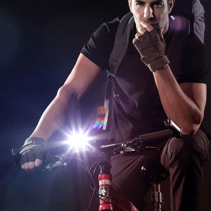 LATARKA TAKTYCZNA LED ZOOM KIESZONKOWA AKUMULATOROWA Z KIPSEM USB + ETUI Źródło światła LED