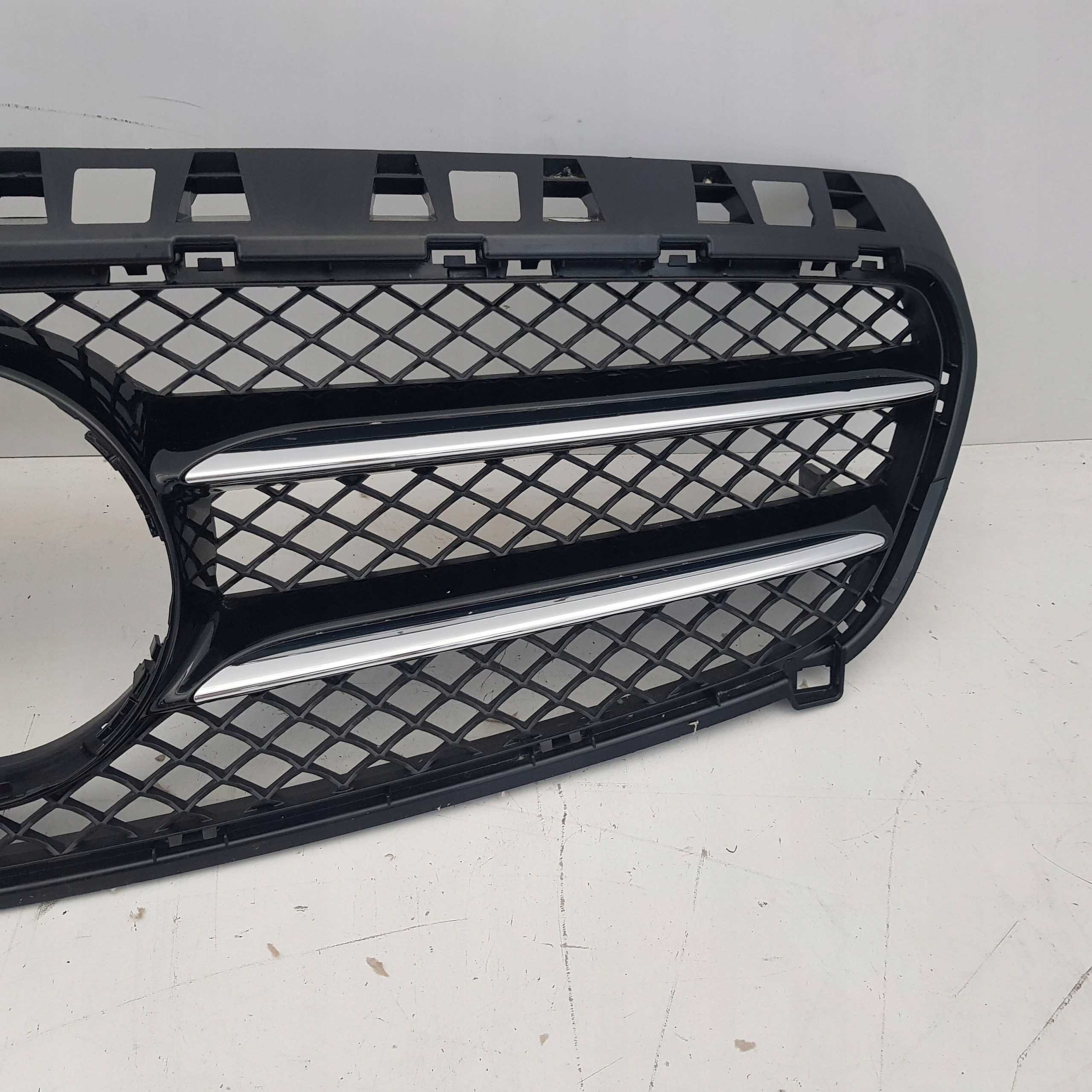 MERCEDES A KLASA 176 ATRAPA GRIL NOWY ORYGINAŁ Typ samochodu Samochody osobowe