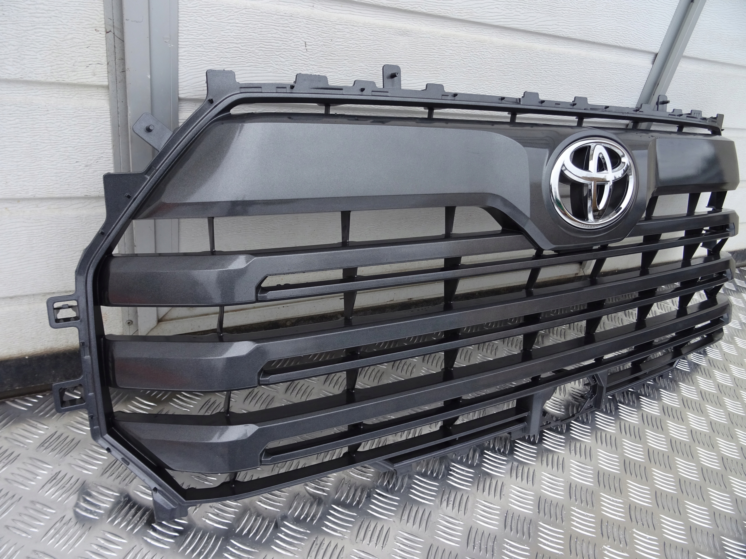 TOYOTA TUNDRA LIMITED CREW MAX 2022 2023 GRILL ATRAPA PRZÓD USA Producent części Toyota OE