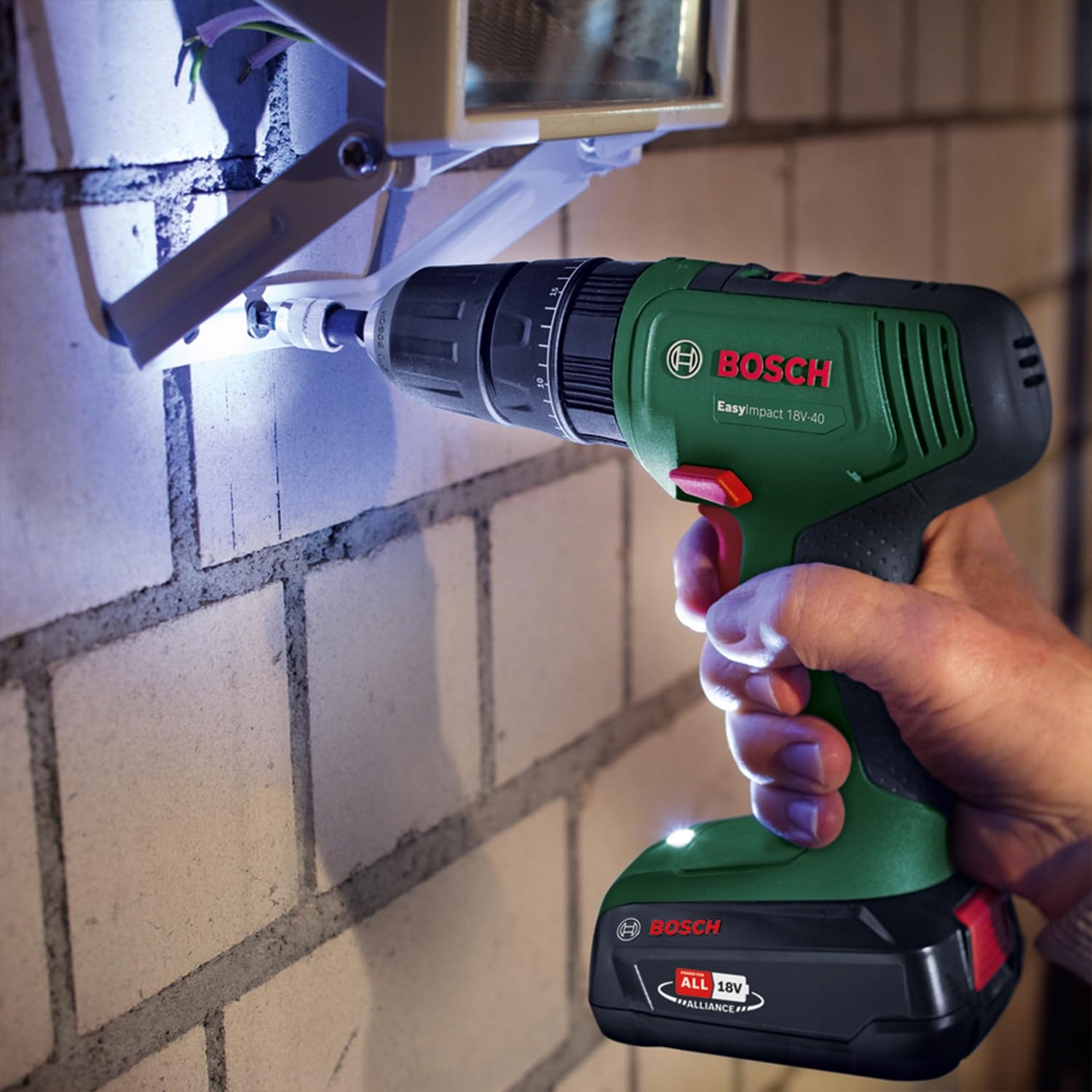 BOSCH Wiertarko-Wkrętarka Akumulatorowa 18V Zestaw 241 Elementów — miniatura 6
