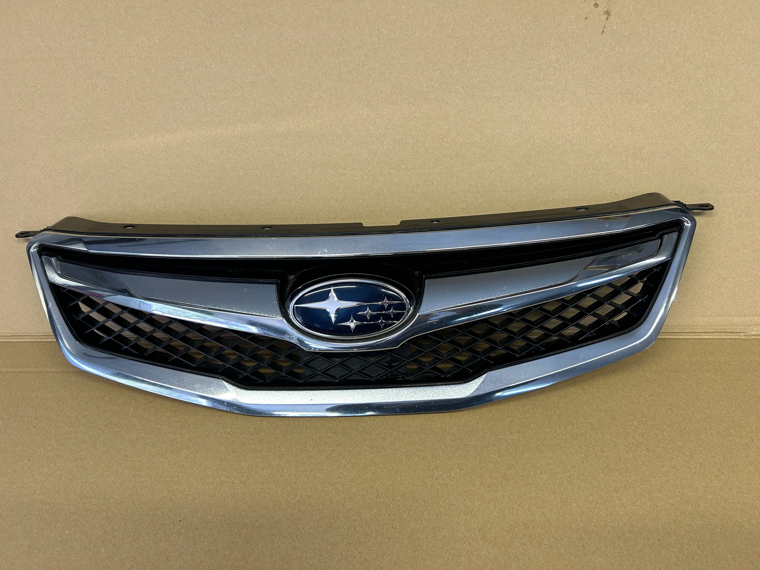 SUBARU LEGACY V griglia