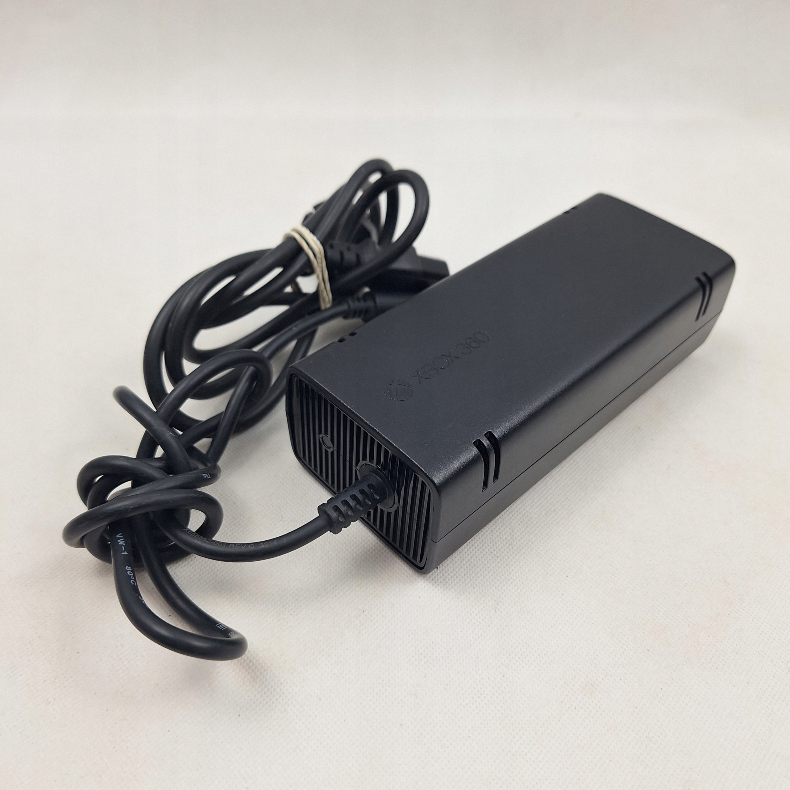 ORYGINALNY ZASILACZ DO KONSOLI XBOX 360 SLIM E 100% ORYGINAŁ + KABEL ZESTAW Producent Microsoft