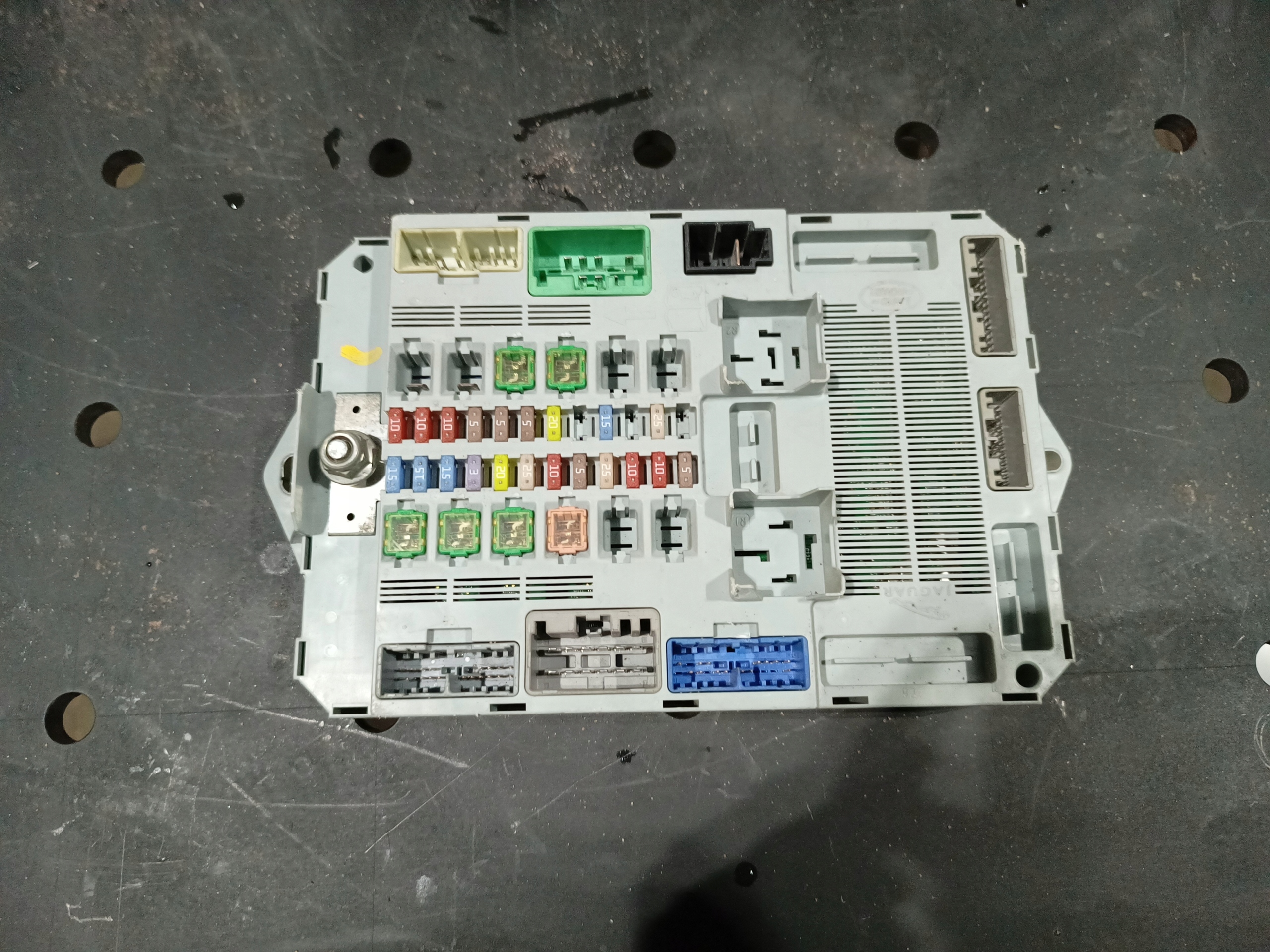 JAGUAR XF X250 LIFT - skrzynka bezpieczników BCM