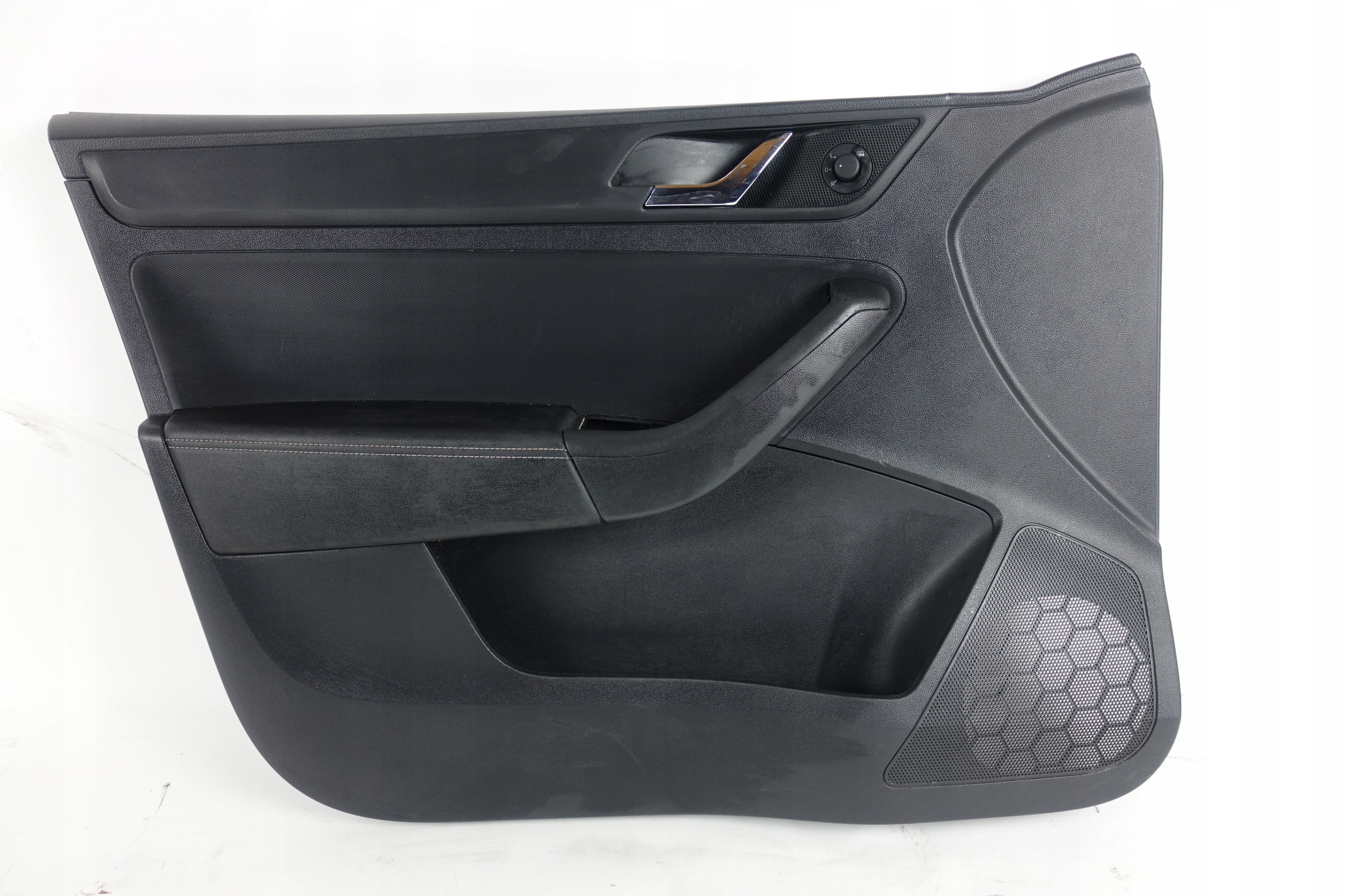 5JB867013F - Skoda Rapid Lift оббивка передньої лівої двері
