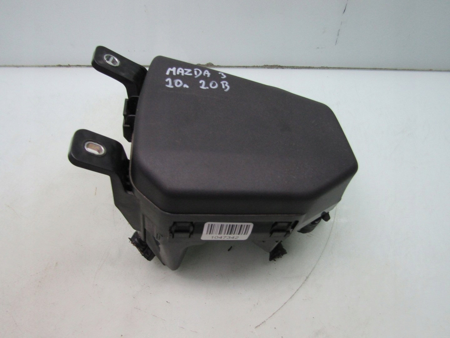 mazda 3 BP IV 2.0 19R блок предохранителей коробка BCKA-66767
