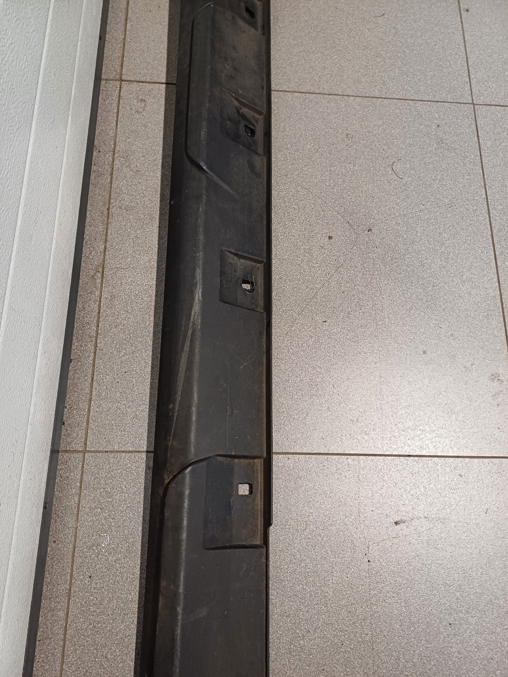 threshold left DACIA JOGGER 764192055R