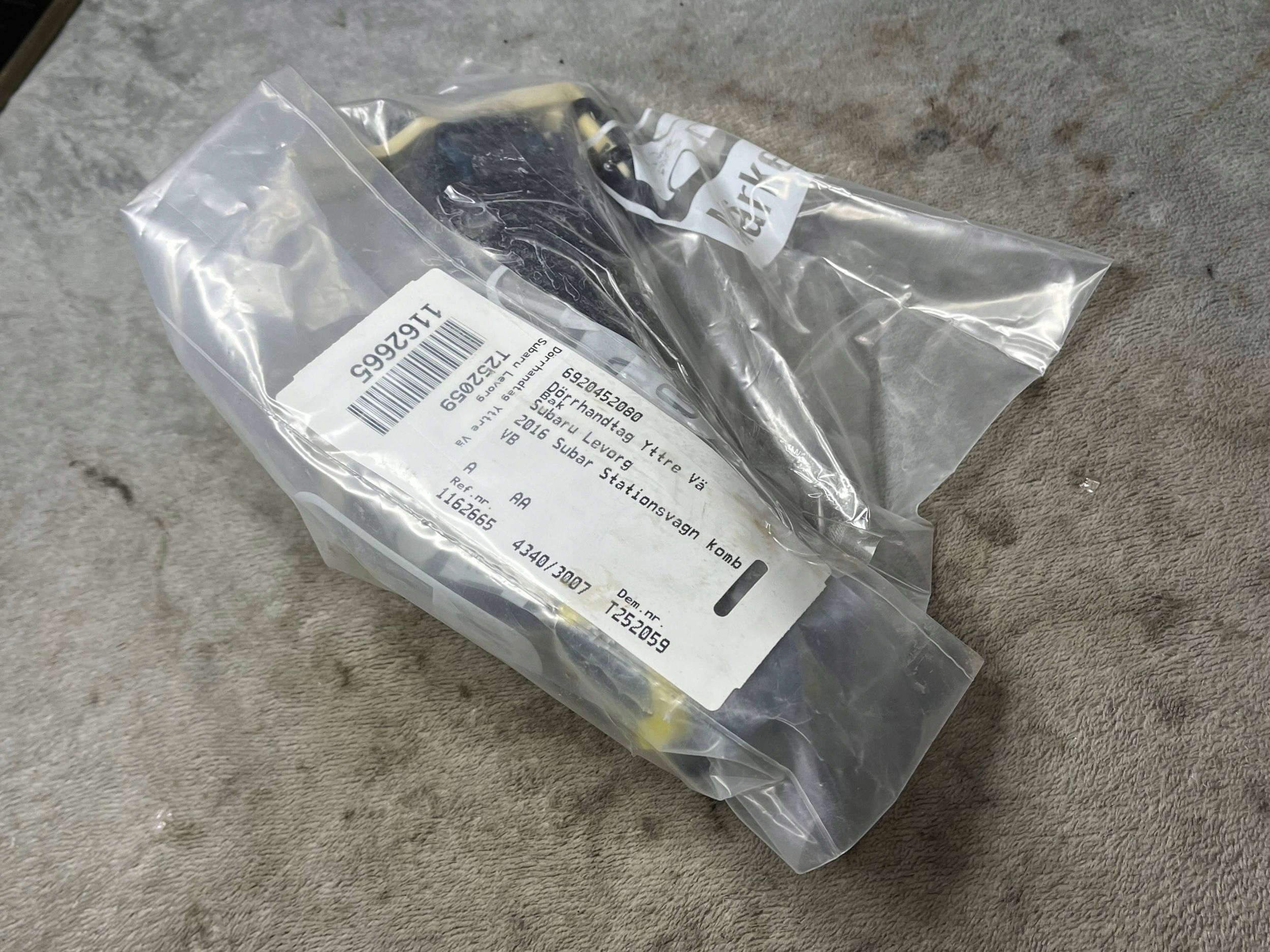 Toyota - VERSO S (_P12_) - handle - exterior 6920452080 !J