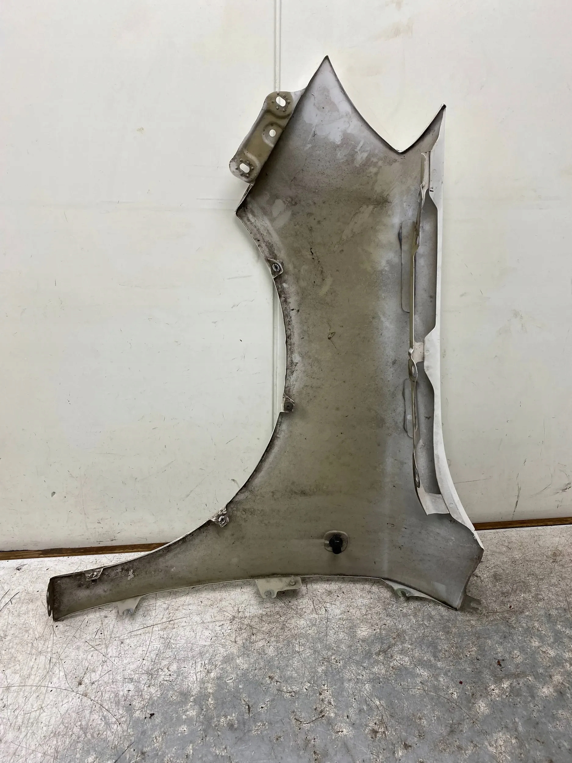 SKODA FABIA II LIFT fender right front BIALY LF9E