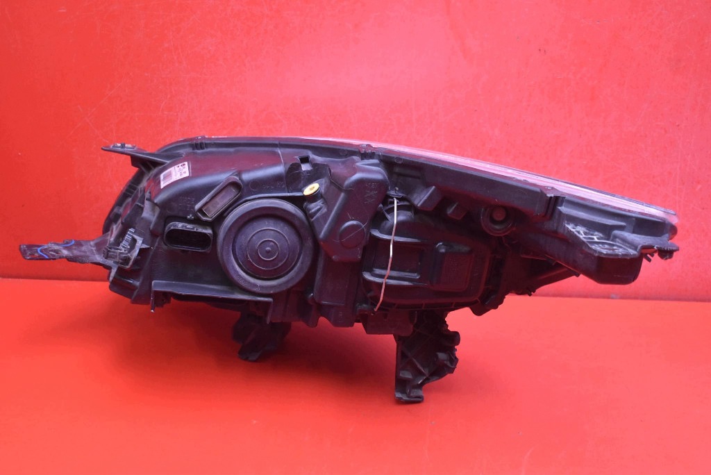 REFLEKTOR right light front XENON EU CV44-13D154-AK FORD KUGA MK2 13-16